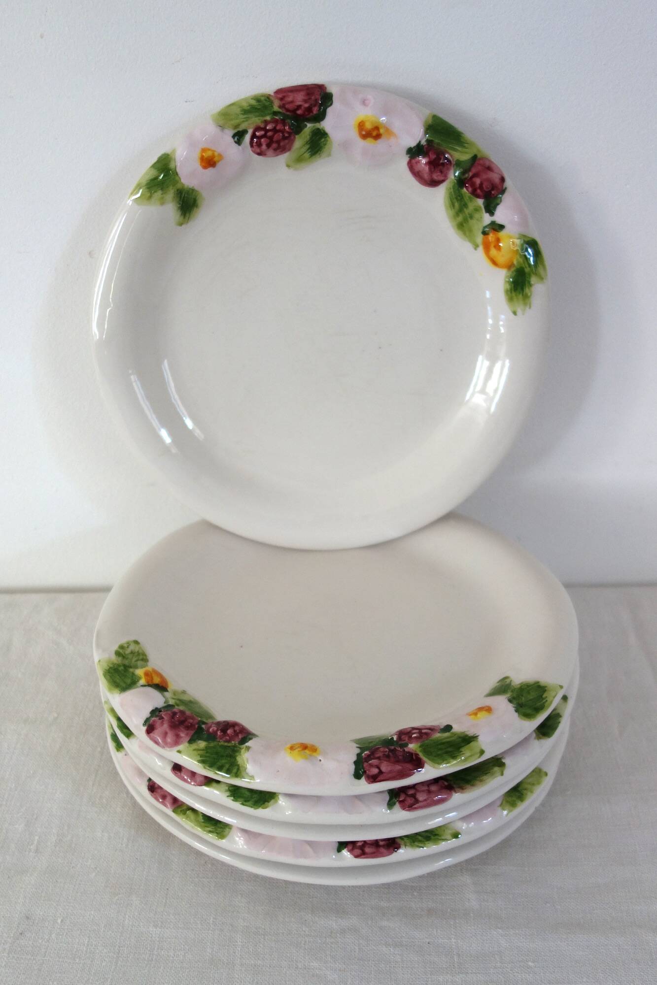 6 plates + 2 bowls Barbotine fruit decor vintage
