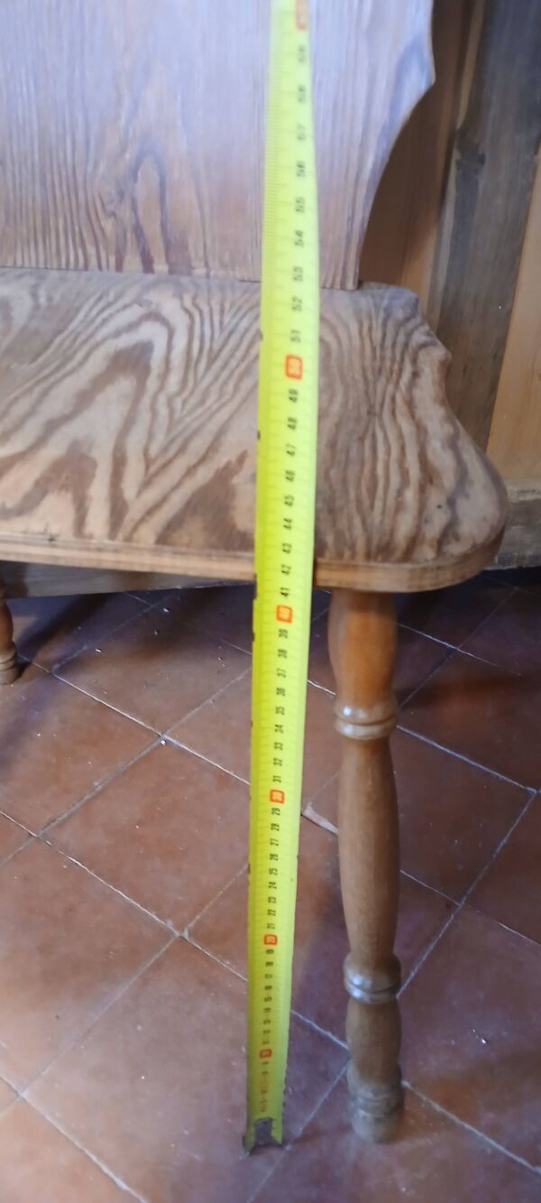 Vieille chaise en planche