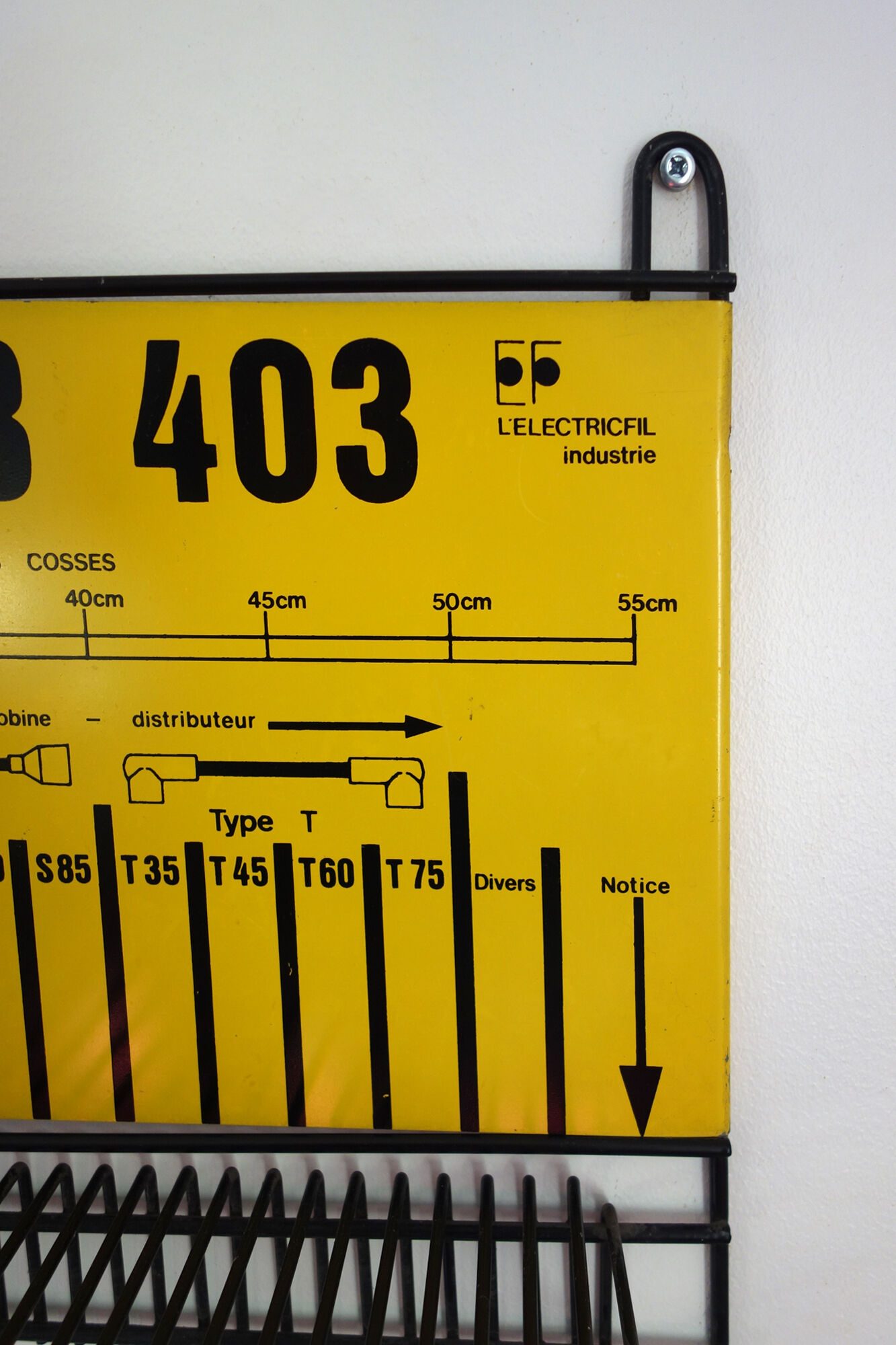 Garage display candle cables