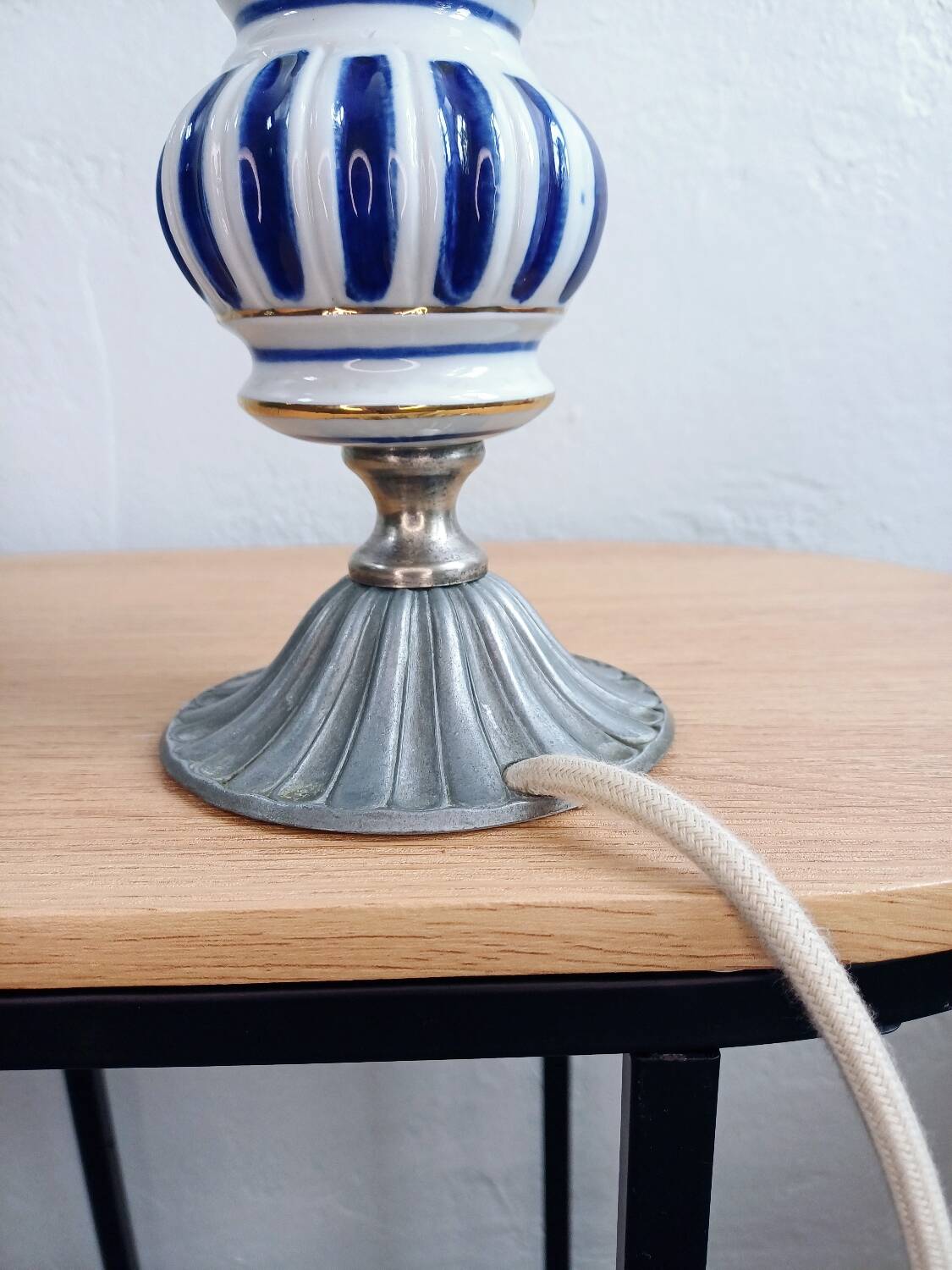 Pair of French Vintage Nightstand Lamps – Hand-Painted Porcelain & Pewter