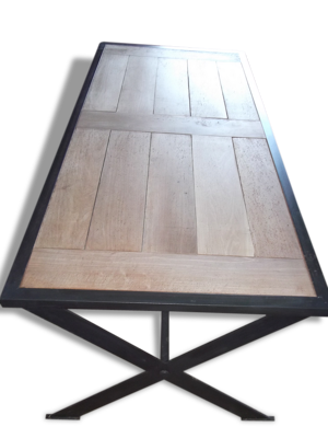 Table style industriel