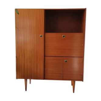 Combined wardrobe secretary