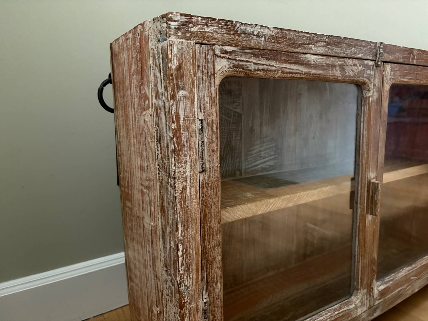 Vitrine ancienne birmane en teck