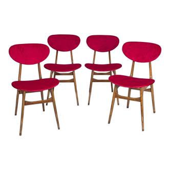 4 chaises de salle à manger en velours rouge et en bois, Italie des années 1950