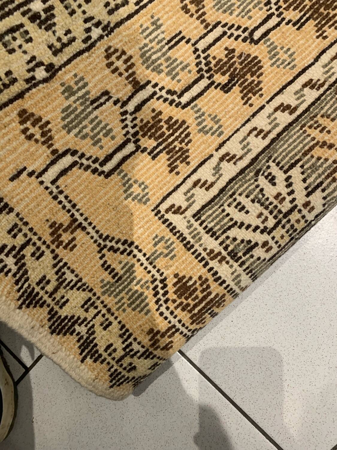 Vintage Persian oriental wool rug