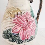 Pitcher dabbling around 1900