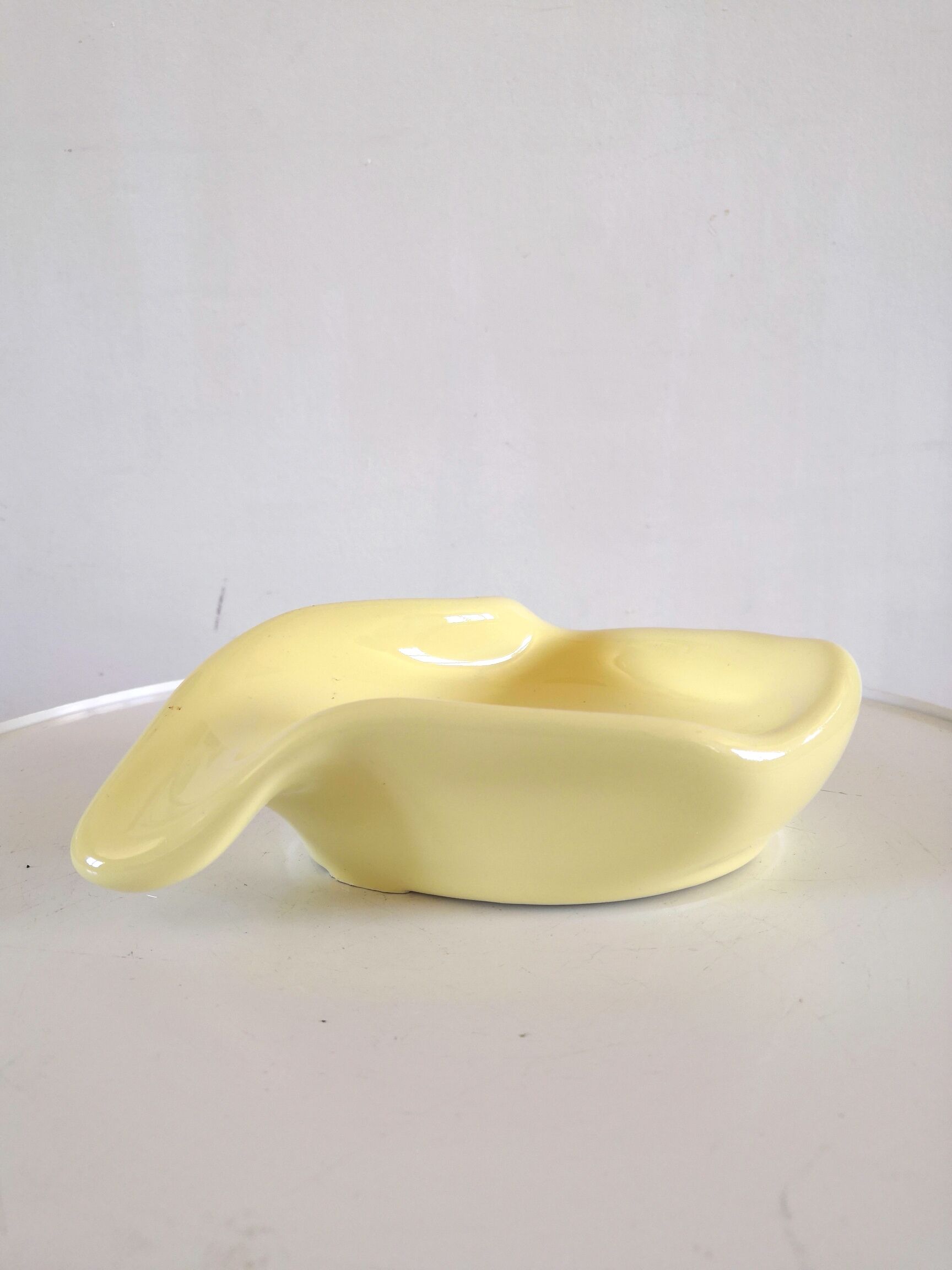 Vide poche cendrier en céramique forme libre années 60