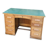 Pedestal desk