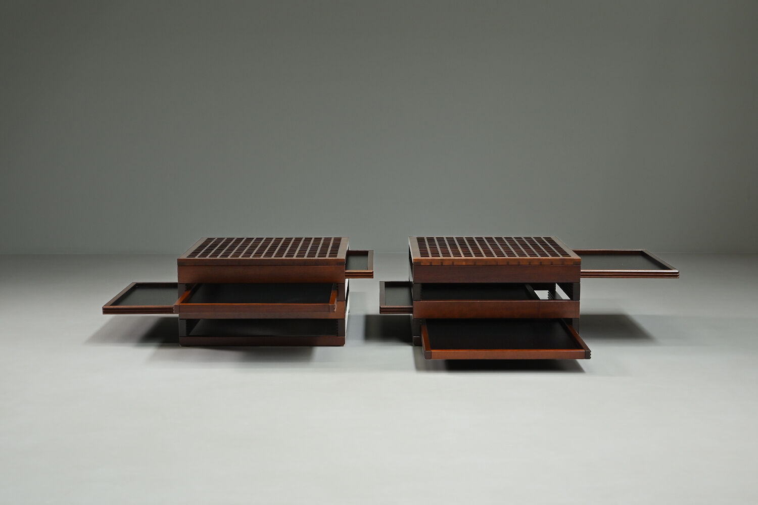 Set of 2 Tetra tables by Bernard Vuarnesson for Bellato, 1980s Italy.