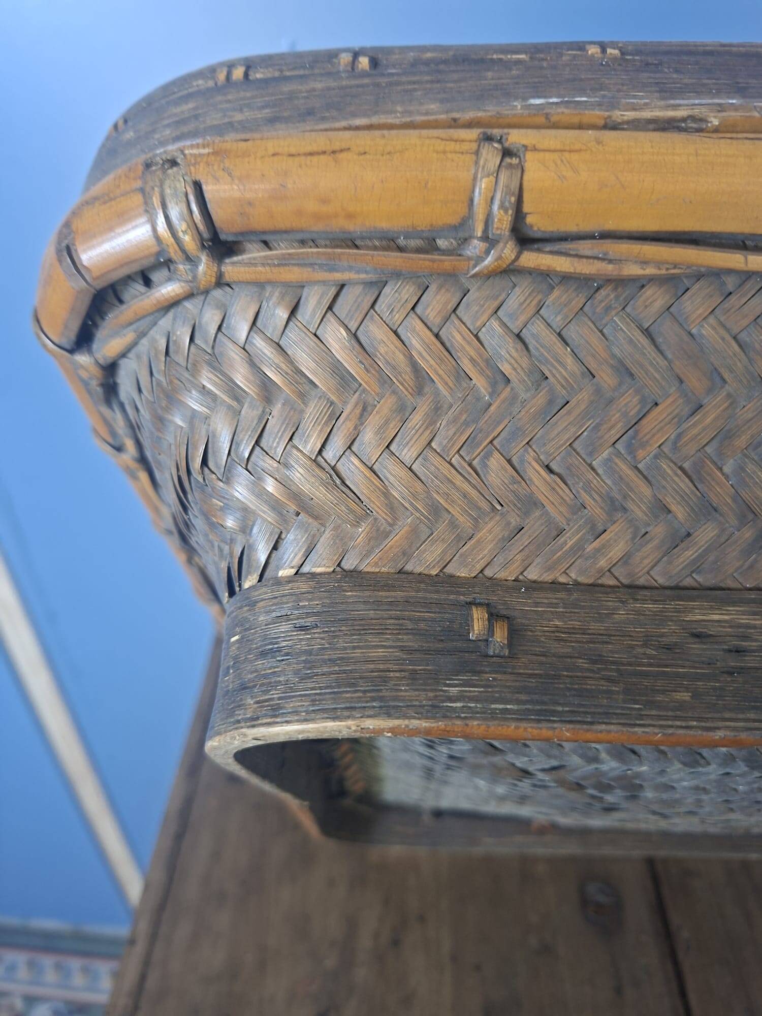 Antique Chinese woven bamboo basket with lid — 19th/20th century