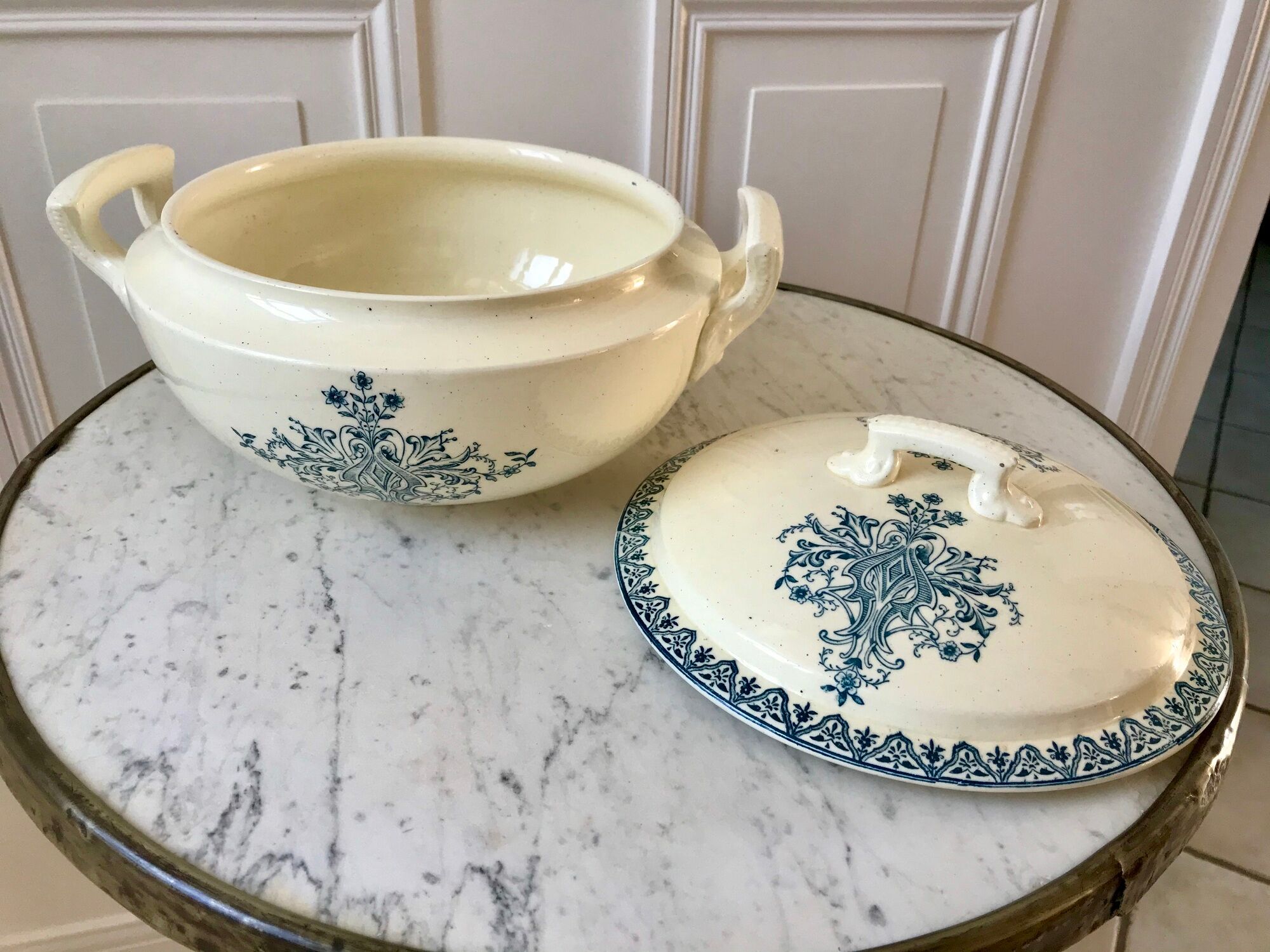 tureen in Iron Earth Salins model "Alhambra" XIXth