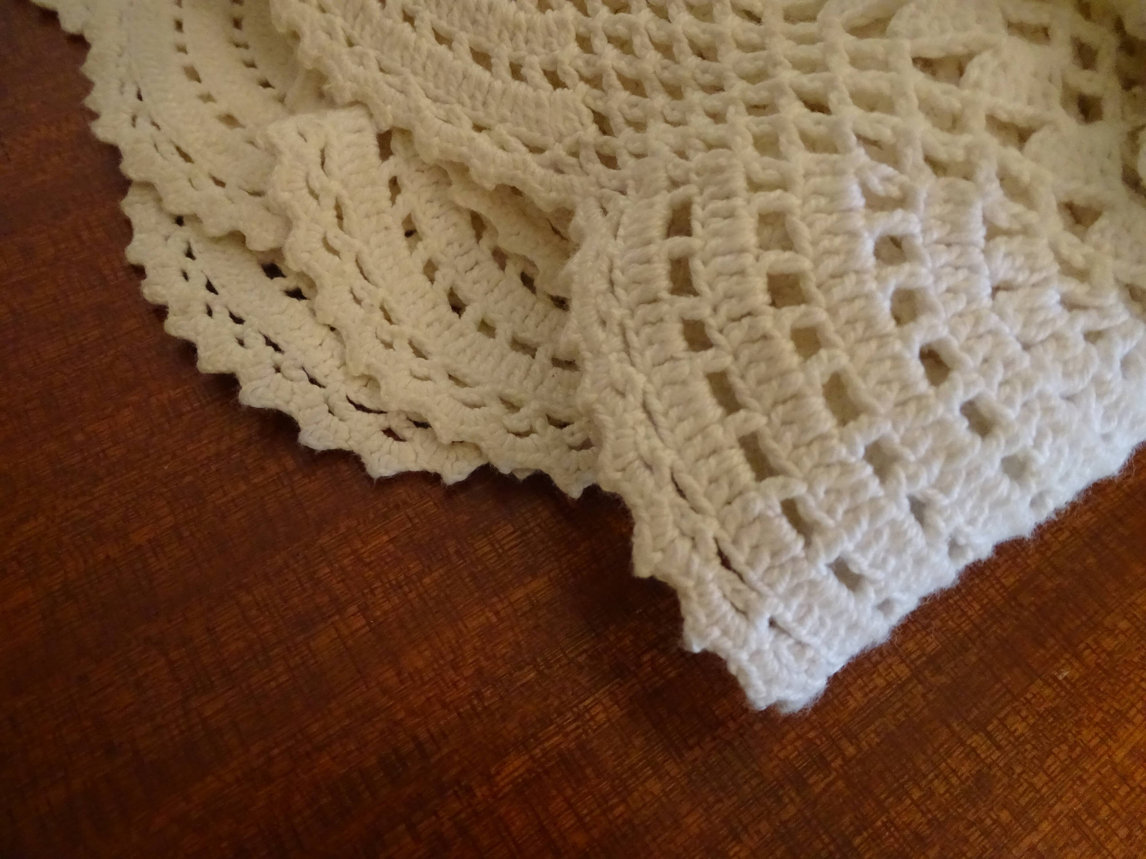 Antique crochet bed cover 275 x 255