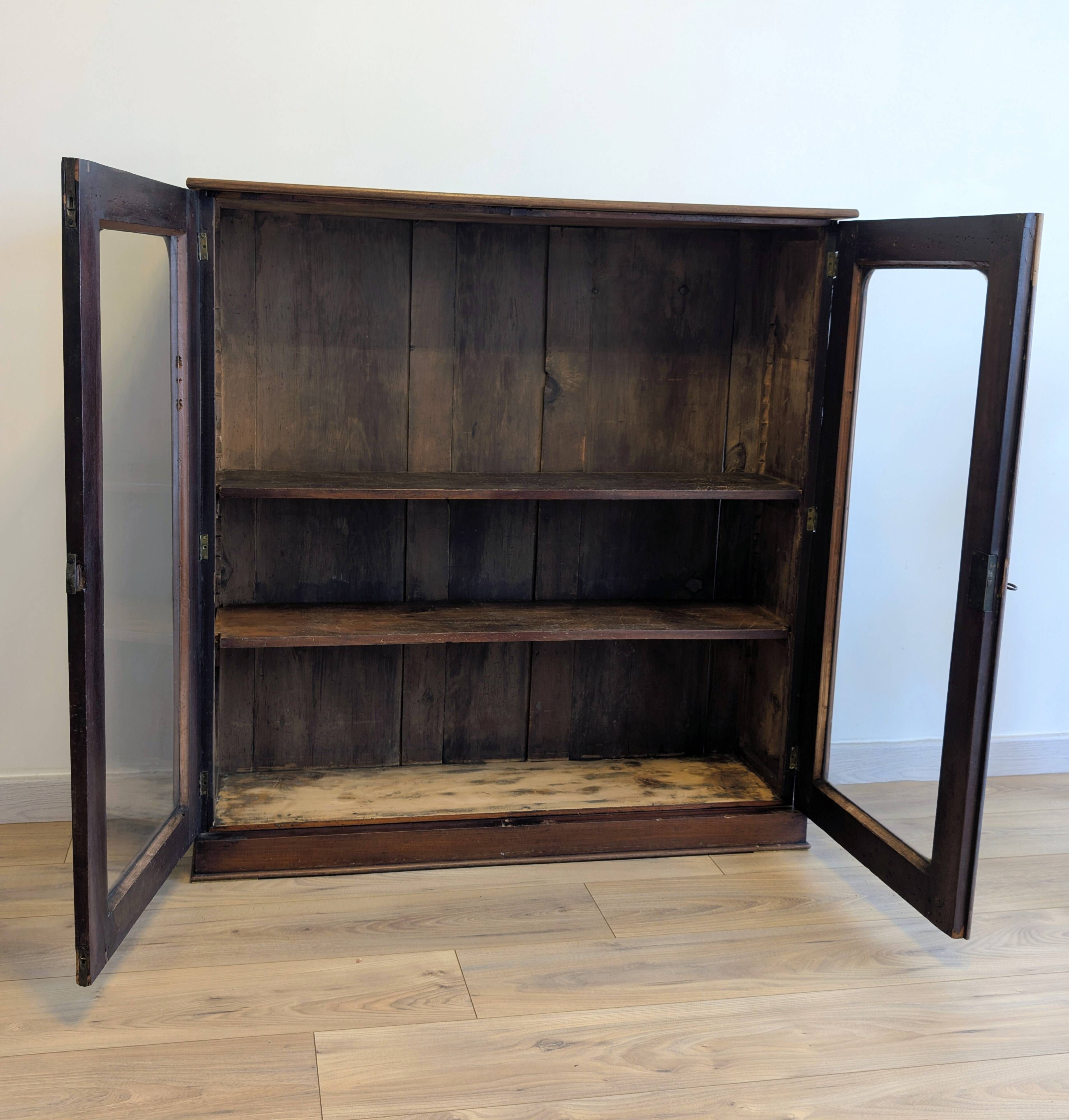 Victorian English mahogany display cabinet, elegant showcase furniture.