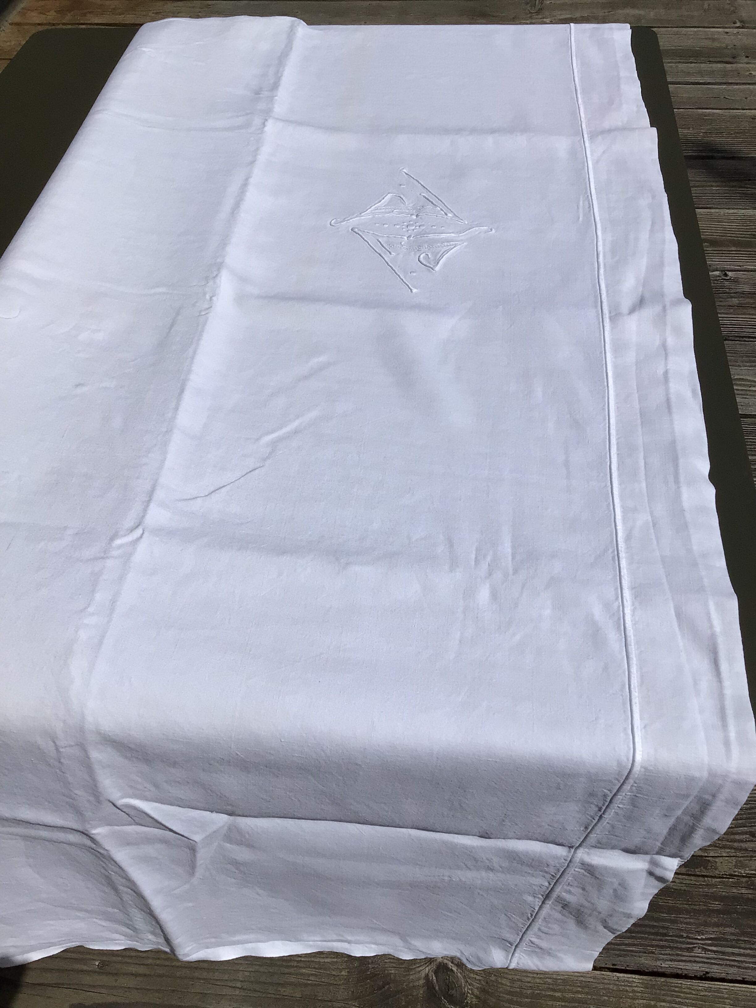 JP embroidered sheet highlighted wide bumblebee dot triangles