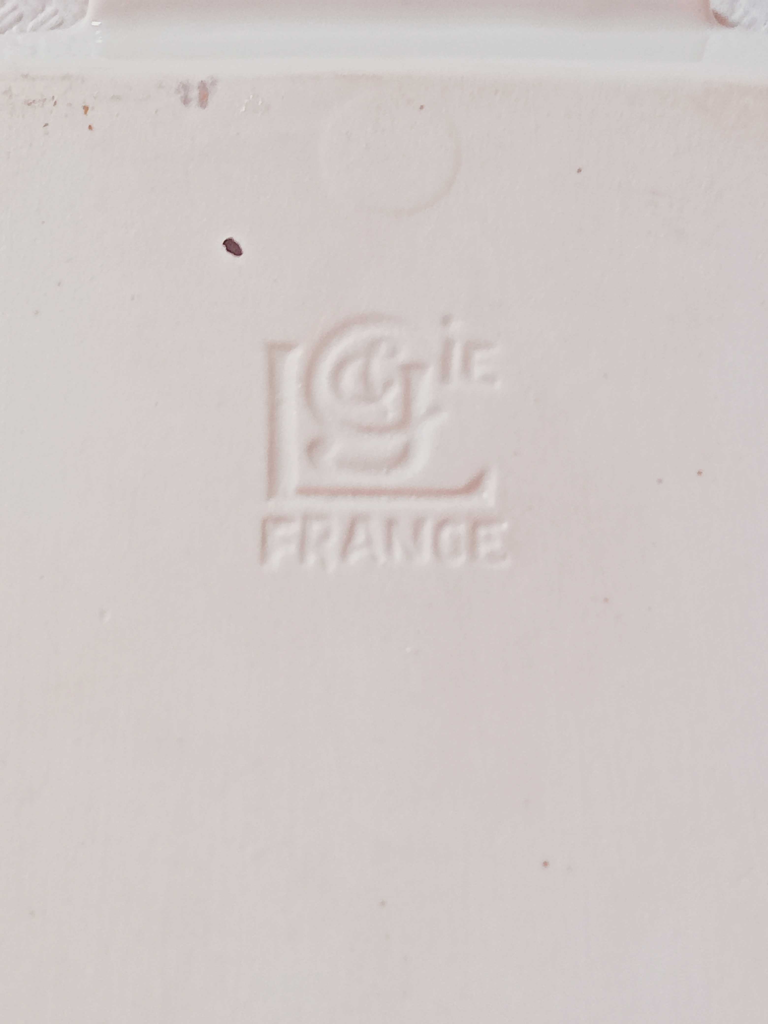 Old porcelain cake dish