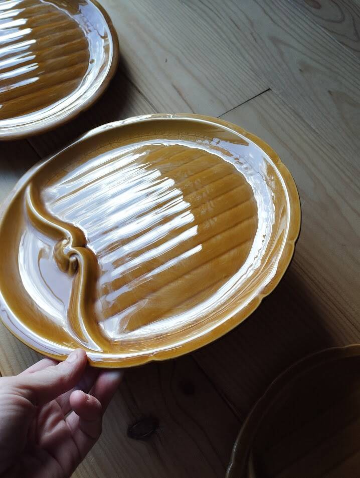 Service d'assiettes à asperges Gien