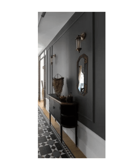 Wooden mirror with molding