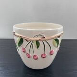 Cherry pot cover in slip
