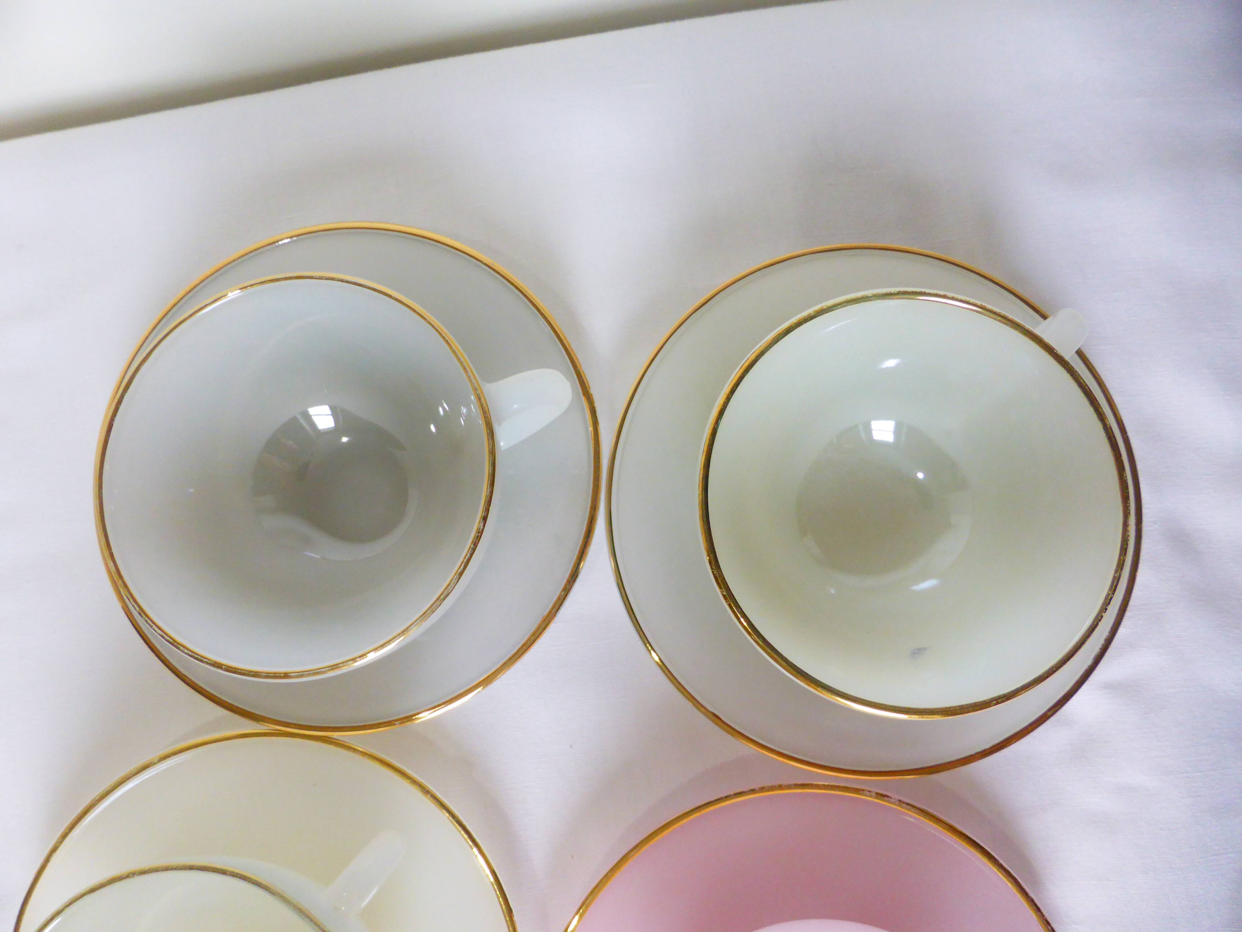 4 tasses et sous tasses harlequin vintage en arcopal 221043