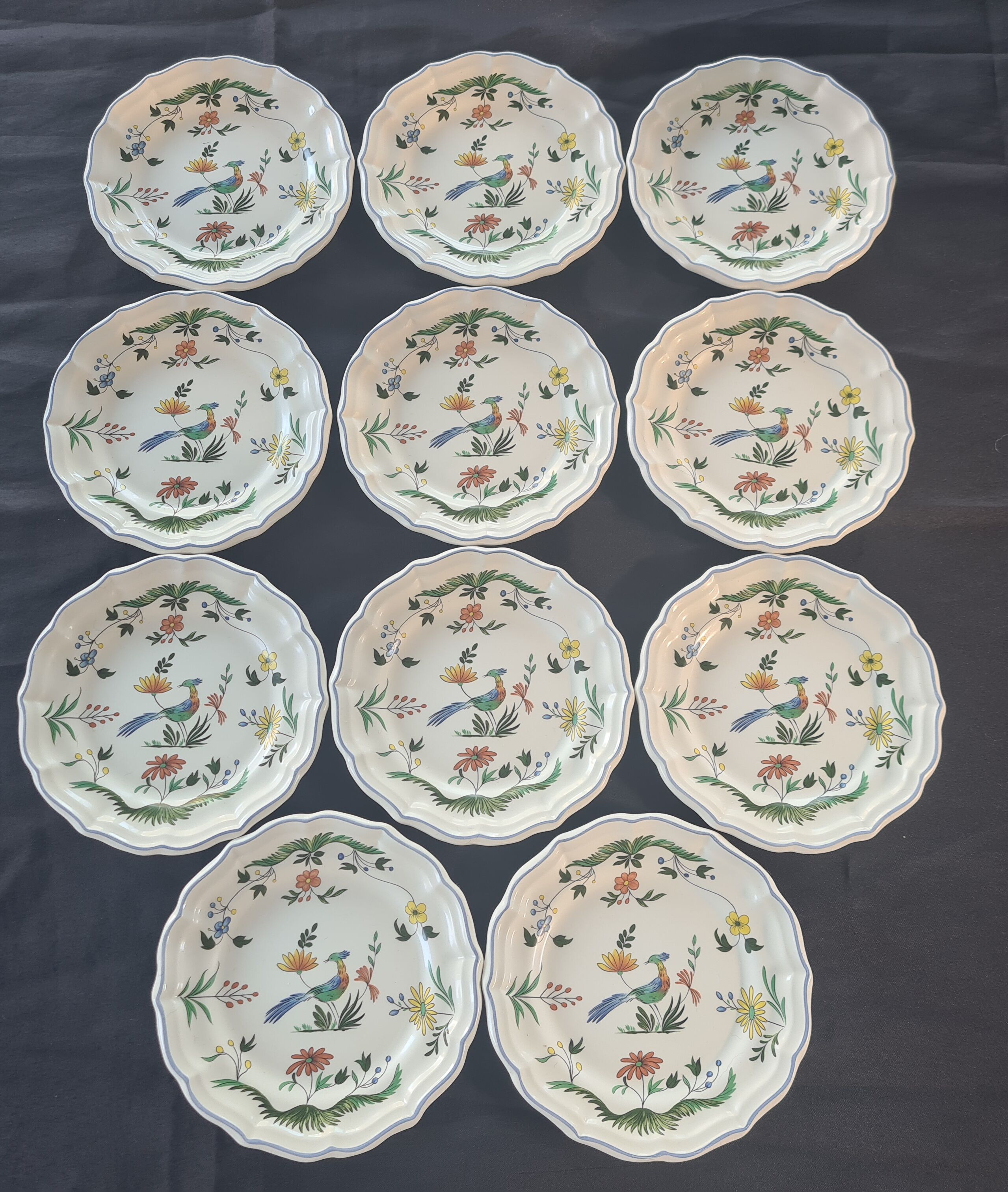 Set de 11 assiettes a dessert en porcelaine