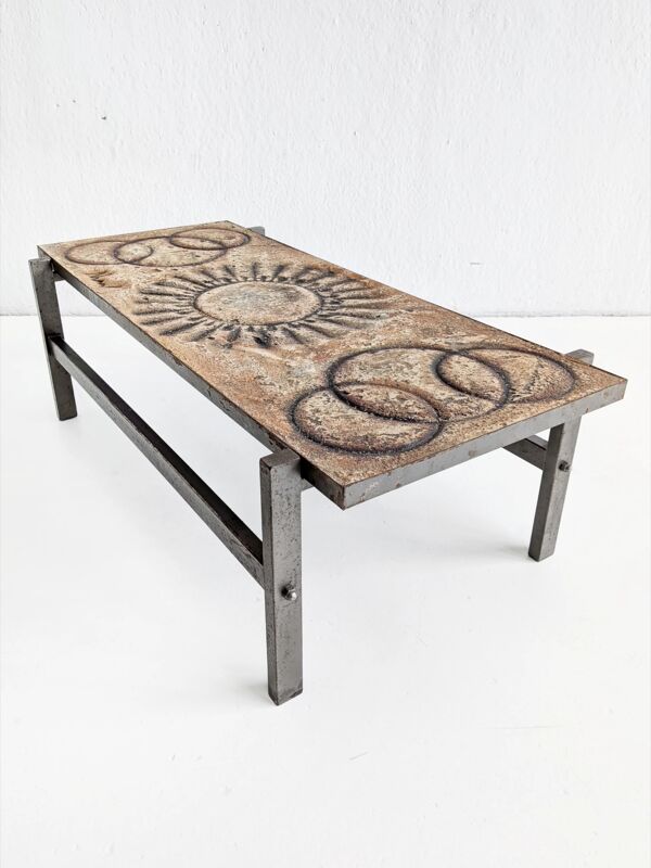 Table basse en pierre de lave de François Chaty pour Vallauris 1960
