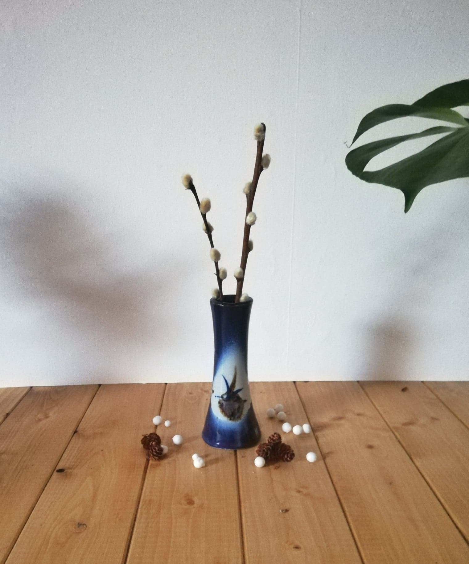 Night blue ceramic soliflore