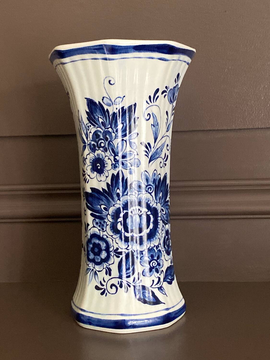 Vintage blue Delfts vase