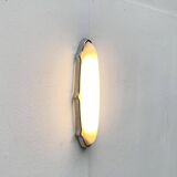 Geco wall light for indoor and outdoor use, postmodern Italian design by Luciano Pagani and Angelo Perversi for Arteluce, 1990s.