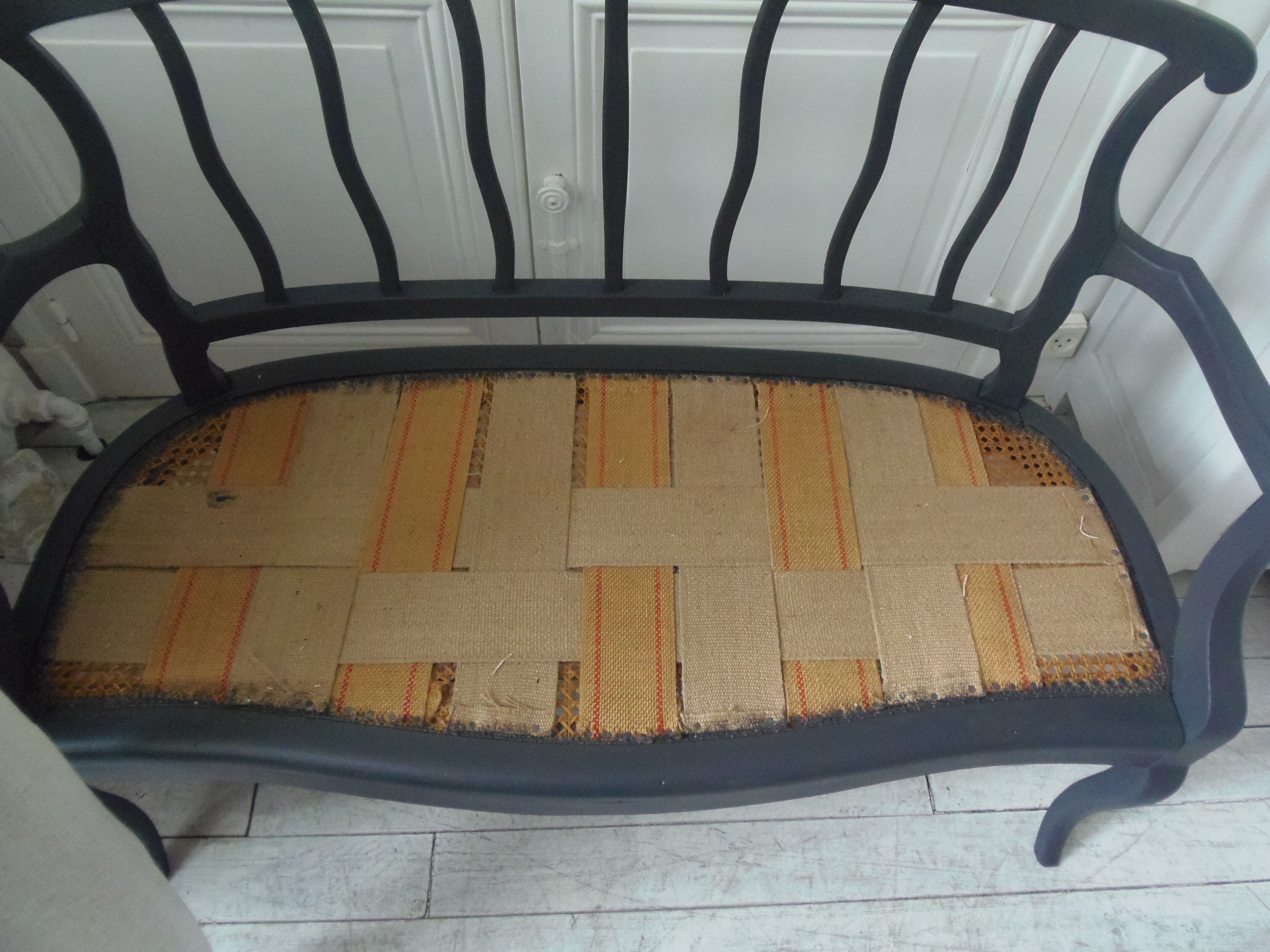 Old bench slate gray waxed finish, seat composed of a cake