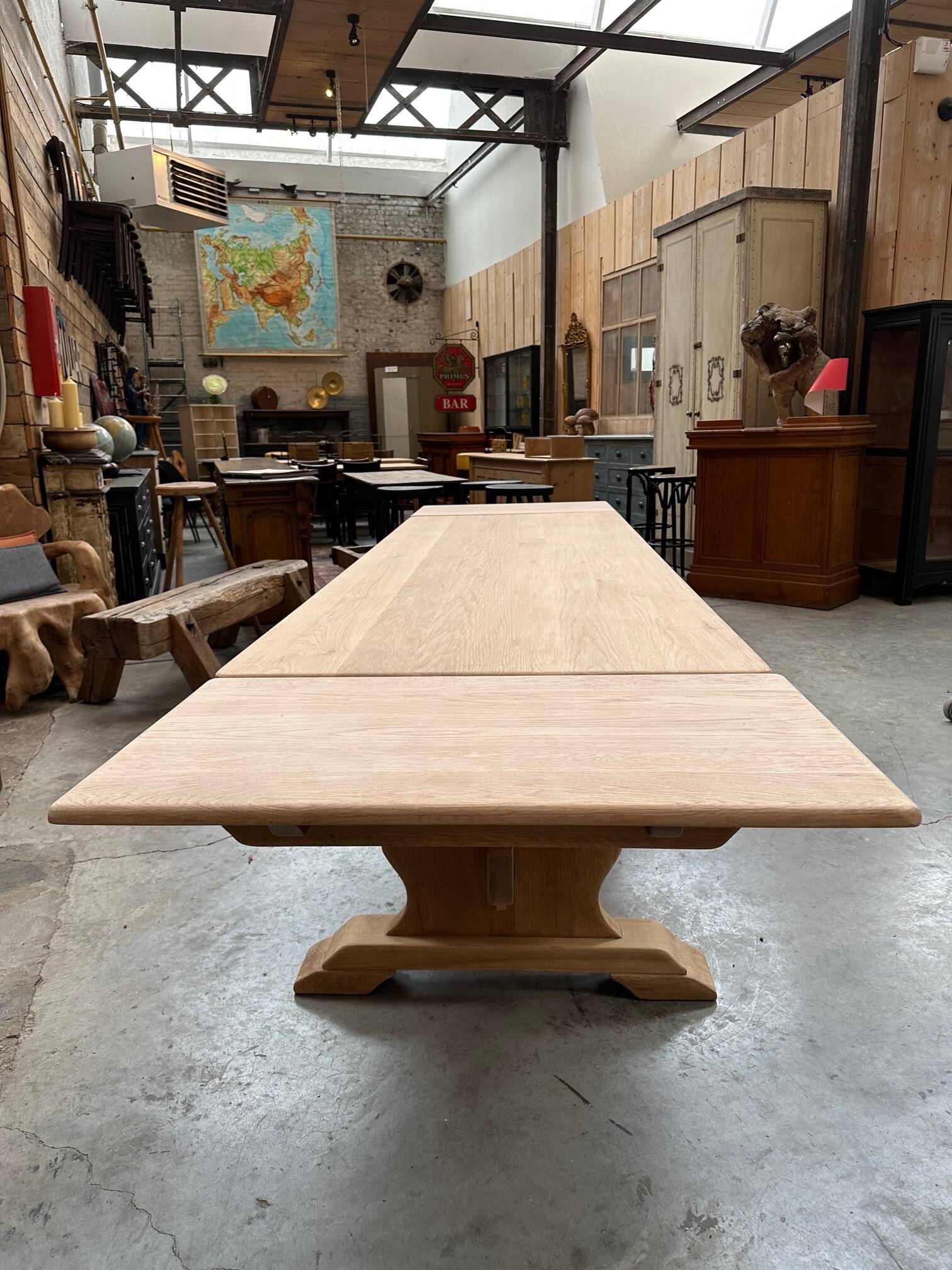 Large monastery type table in oak and its 2 extensions