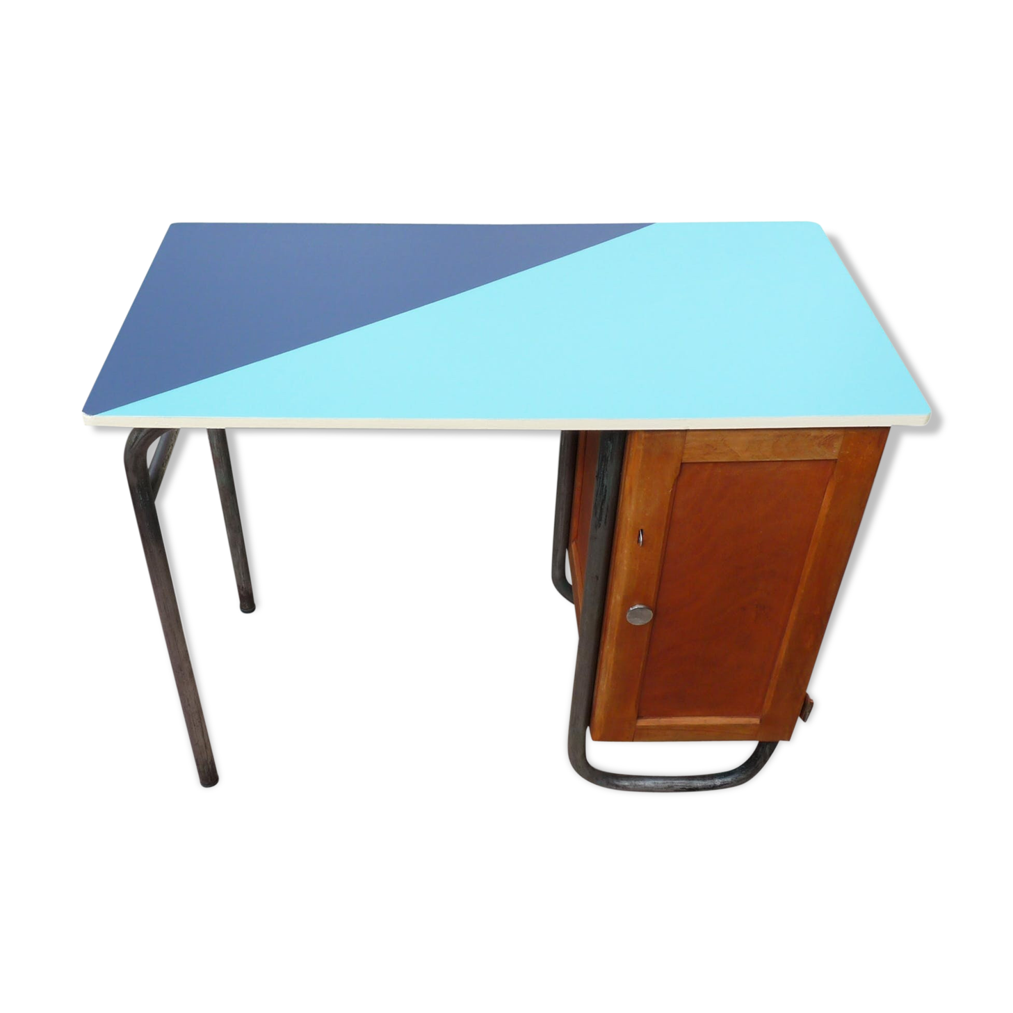 Blue and green teacher's desk redesigned from the 50s