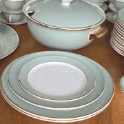 Villeroy & Boch table service in celadon green and ivory - 102 pieces
