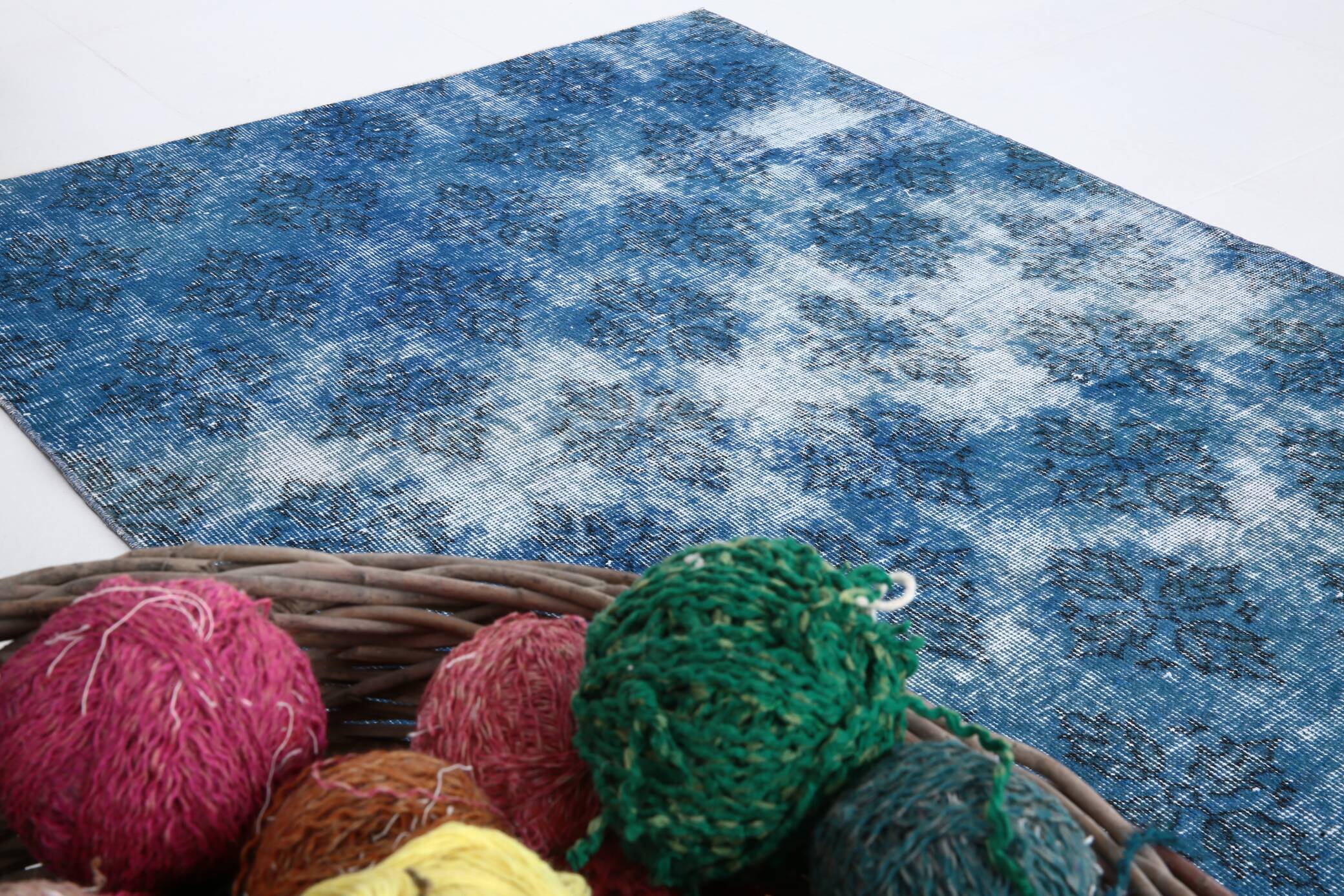 4x7 Shades Of Blue Classic Vintage Rug, 112x205Cn