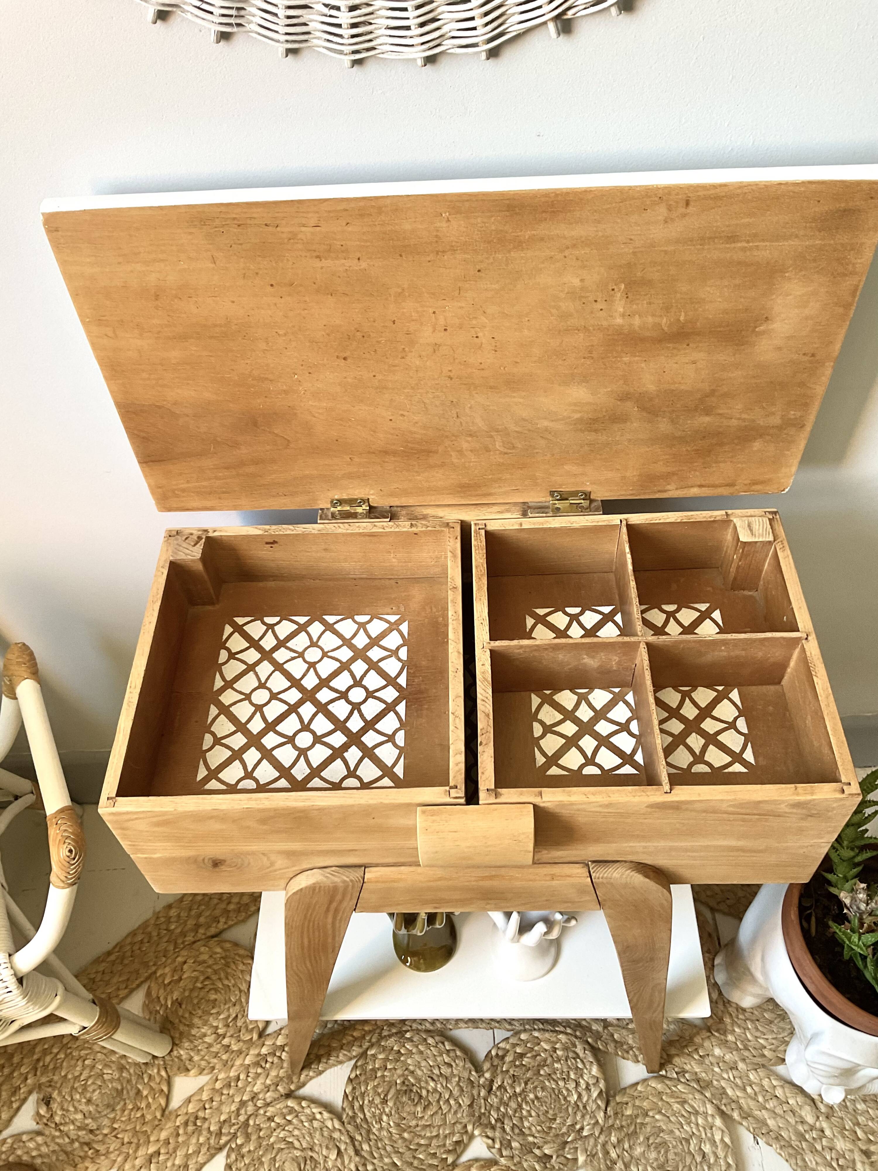 Vintage worker, storage unit