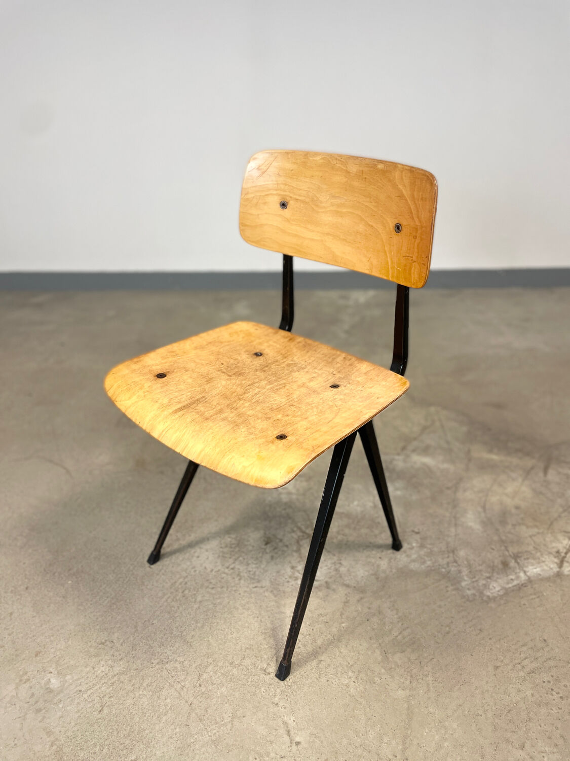 School chair result Friso Kramer, 60s, Netherlands