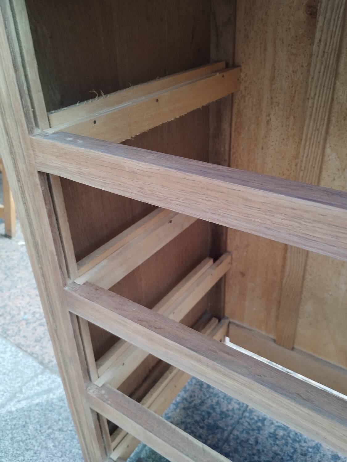 Commode vintage pieds compas