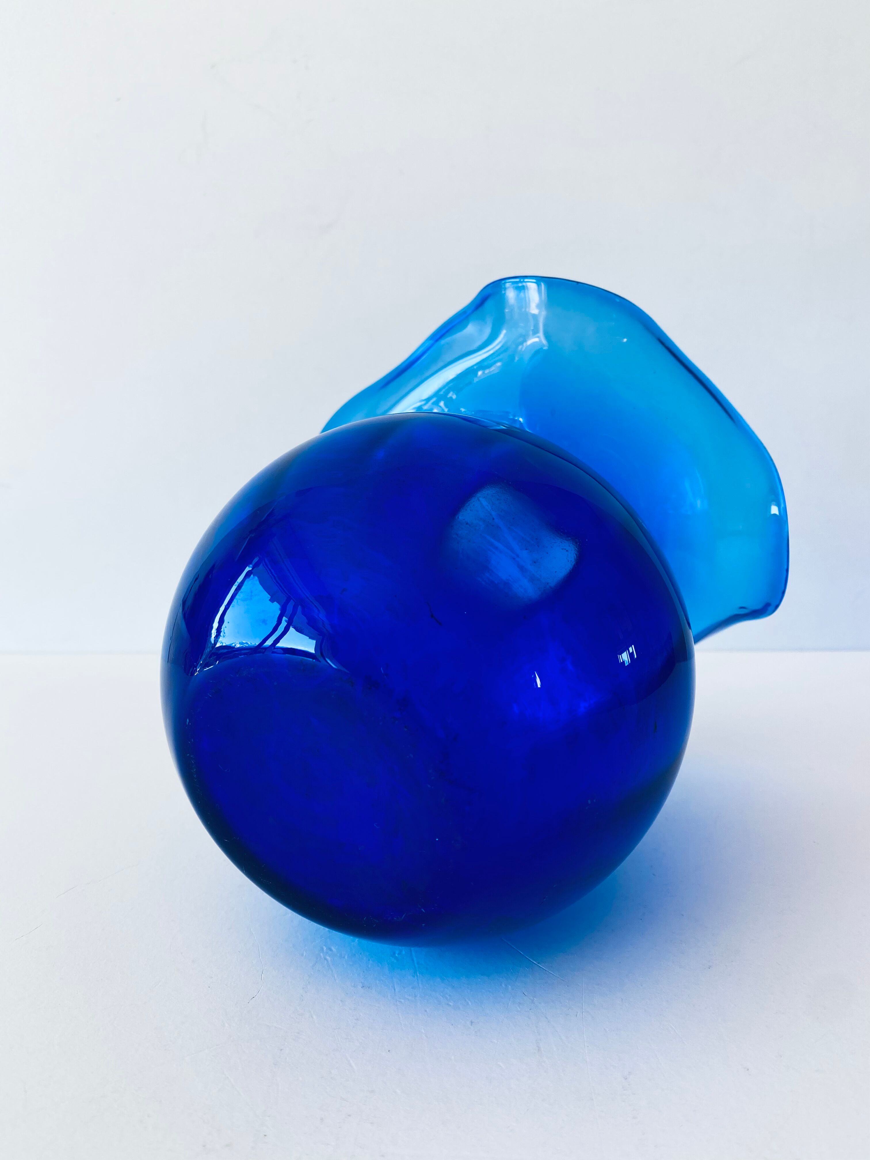 Blue ruff vase