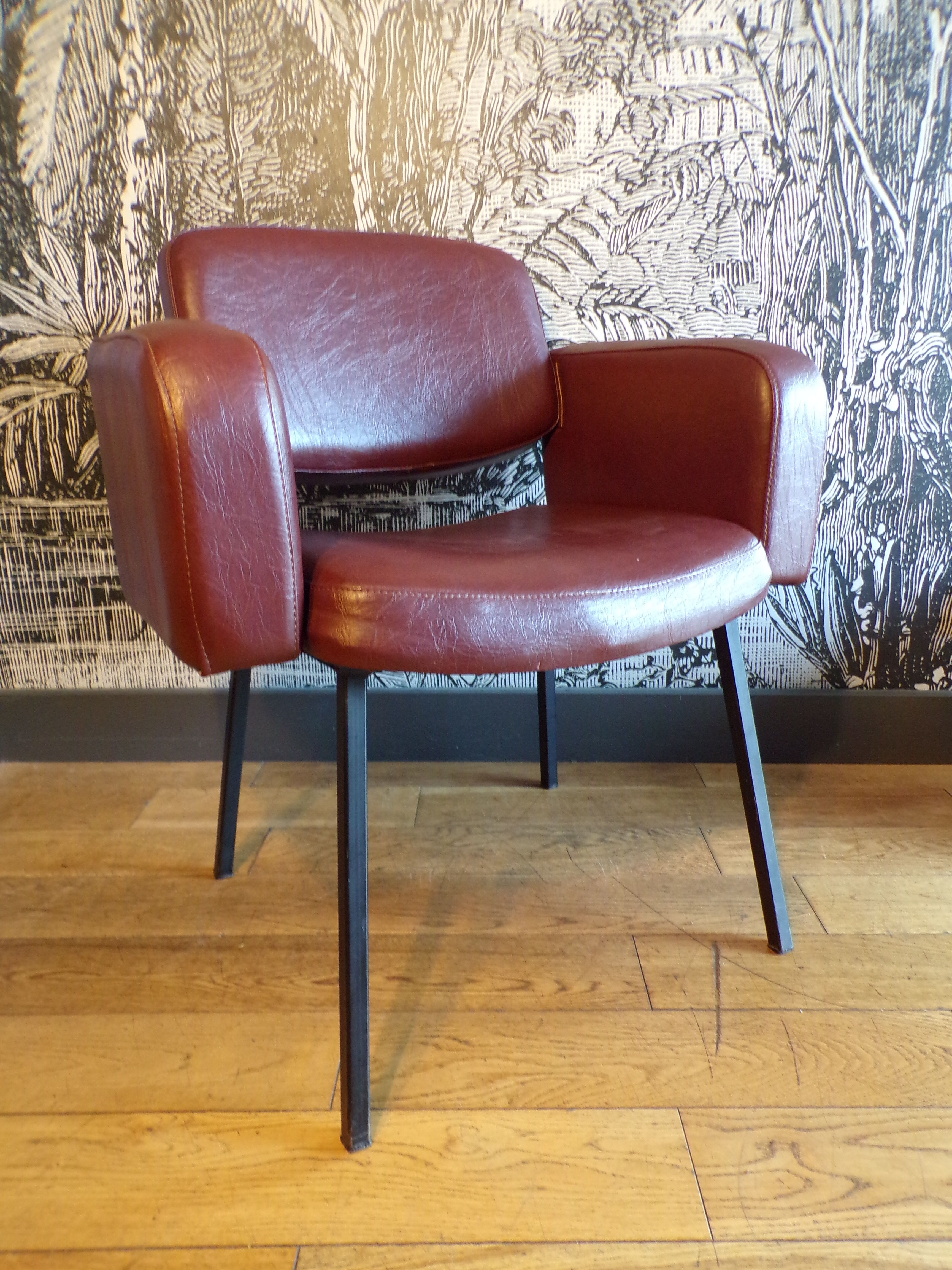 Conference chair in skaï