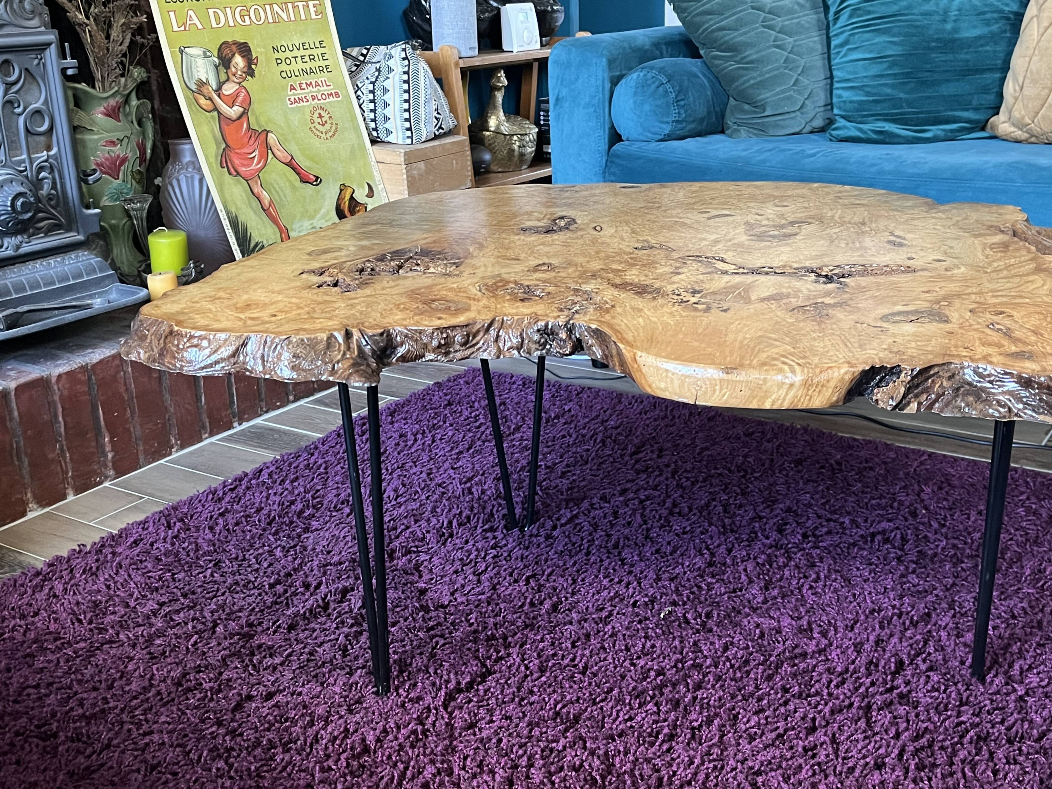 Tripod coffee table in natural solid elm magnifying glass