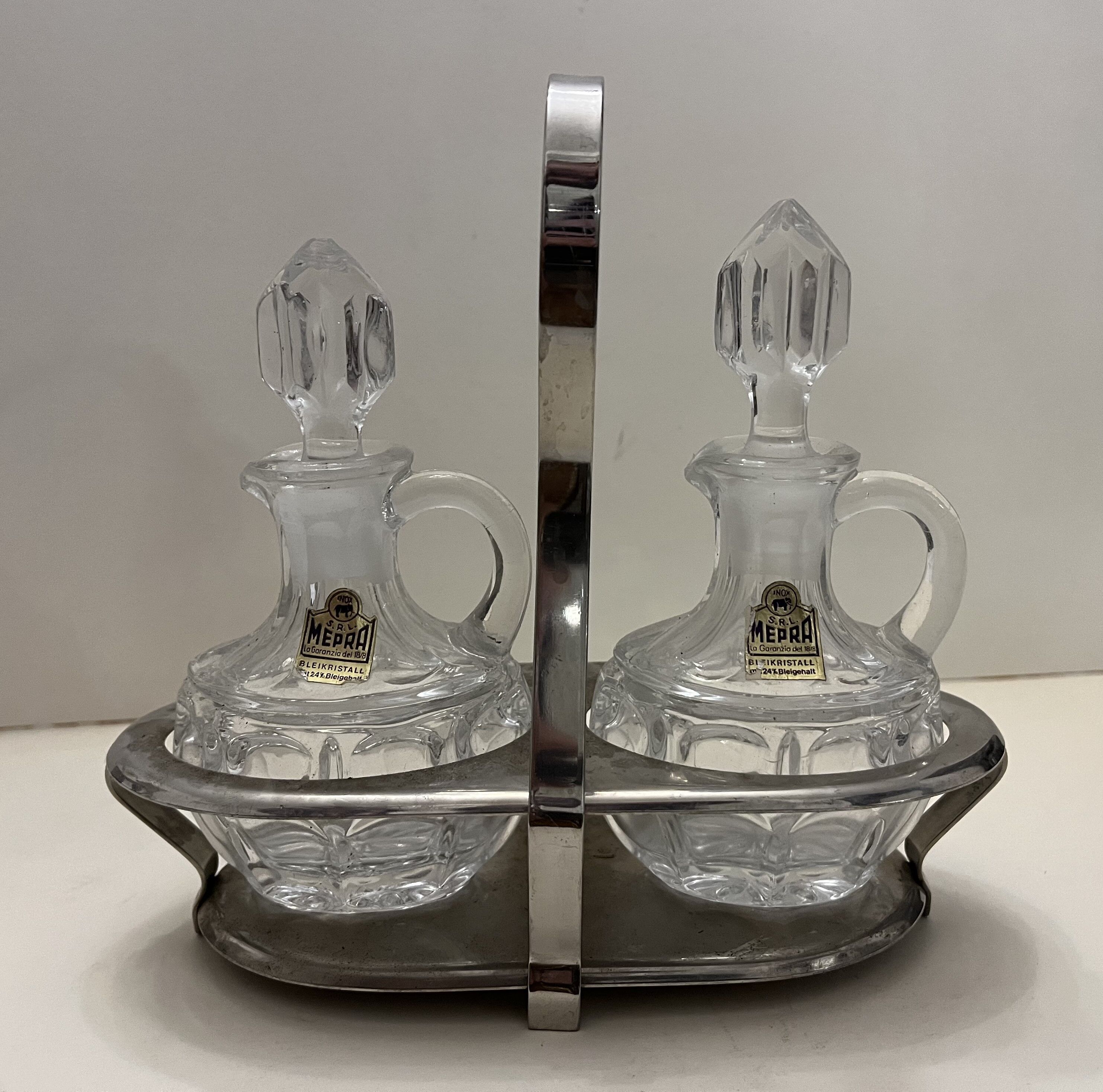 Crystal vinegar oiler