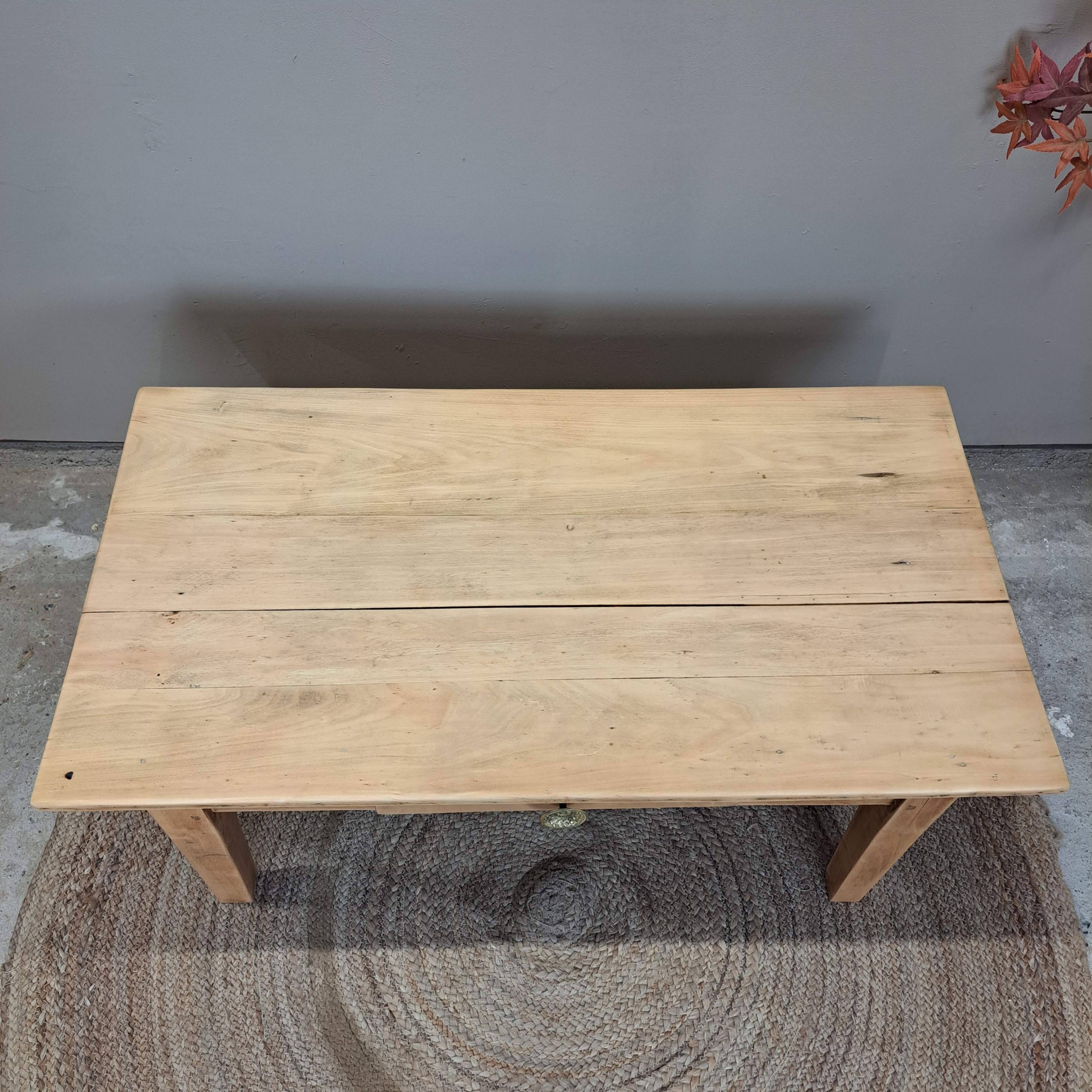 COFFEE TABLE