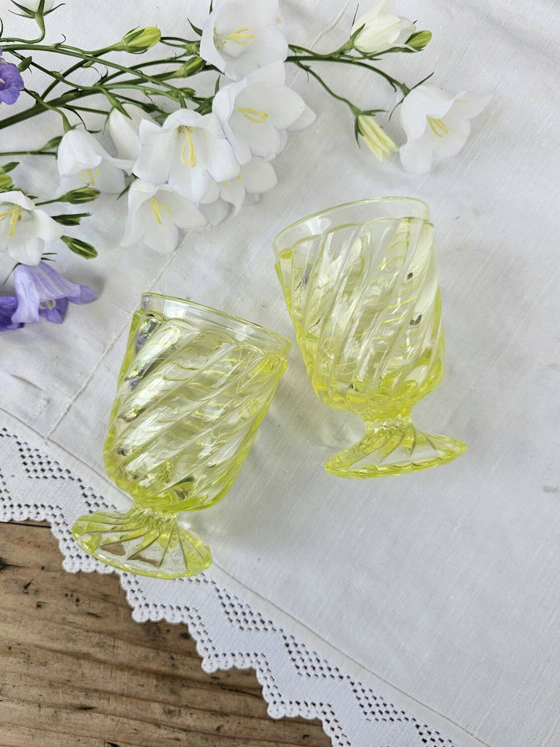 Baccarat uraline cups