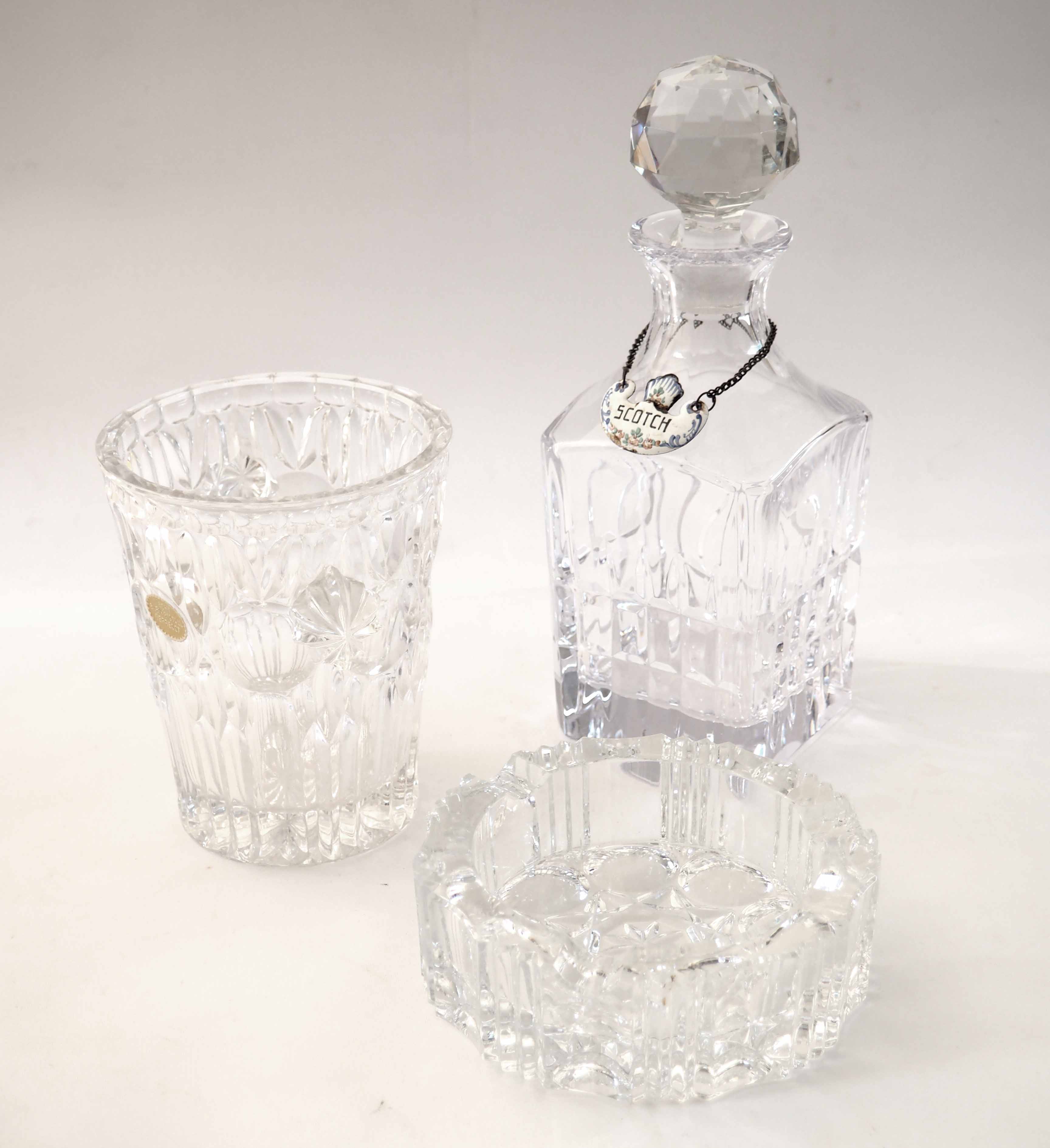 Round crystal ashtray