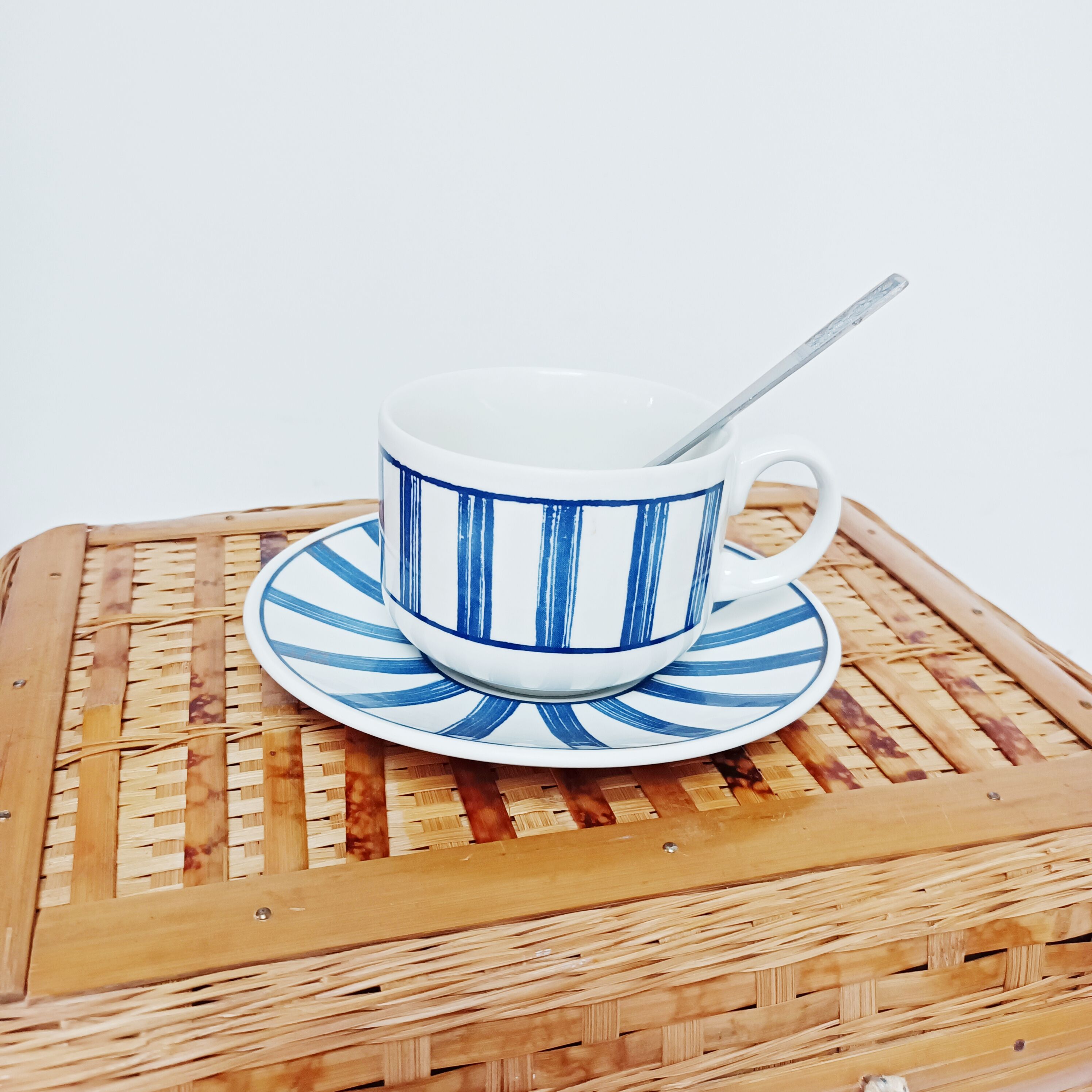 Set of 3 Churchill English cups with blue stripes