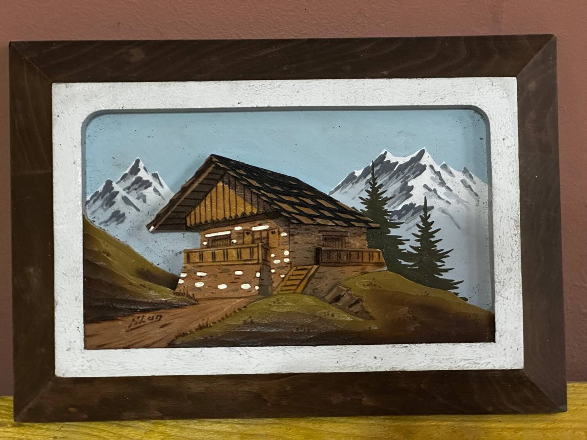 Tableau alpin vintage en bois sculpté et peint - signé