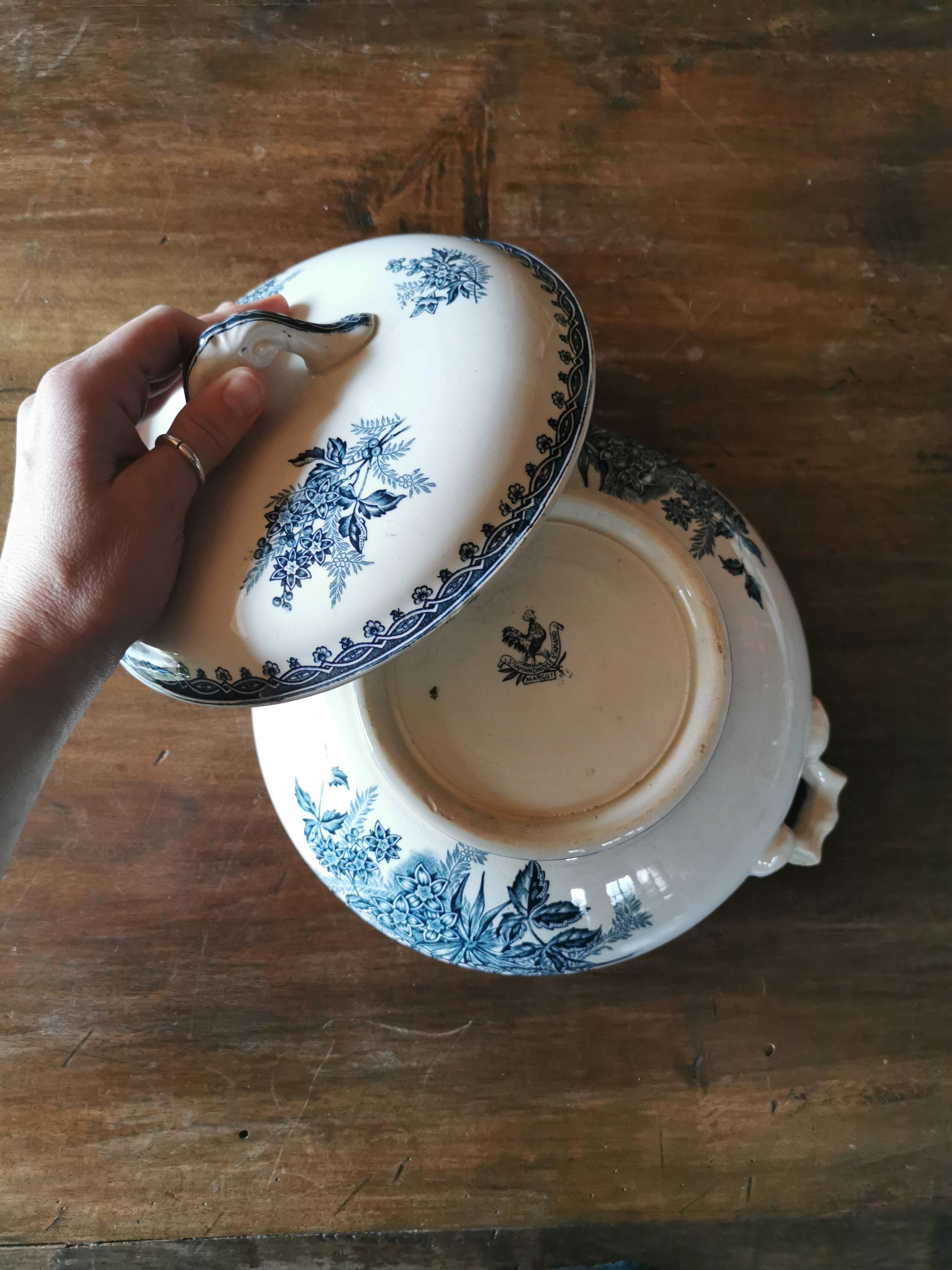 Old tureen Ste Amandinoise