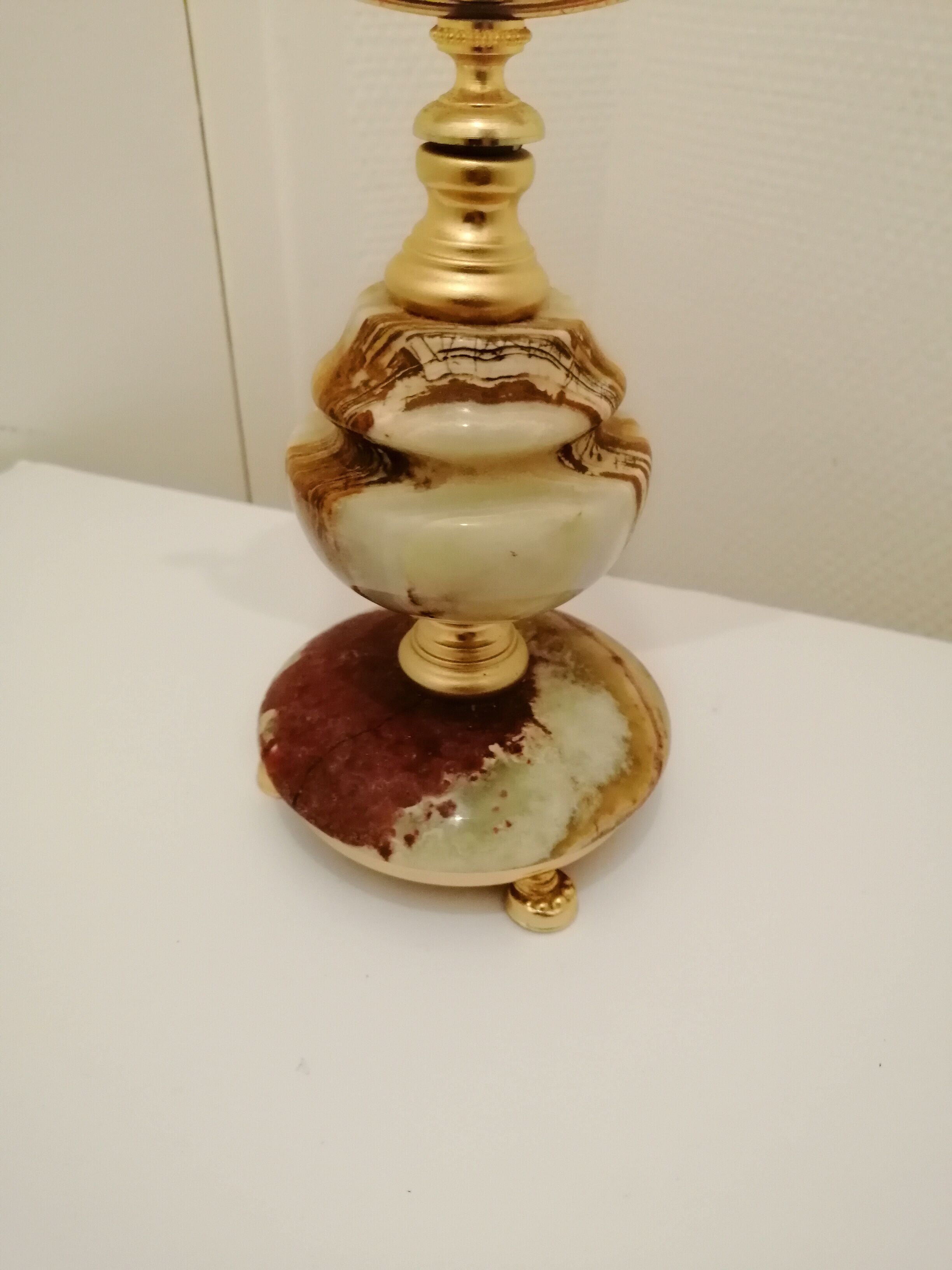 Old psyche mirror to pose