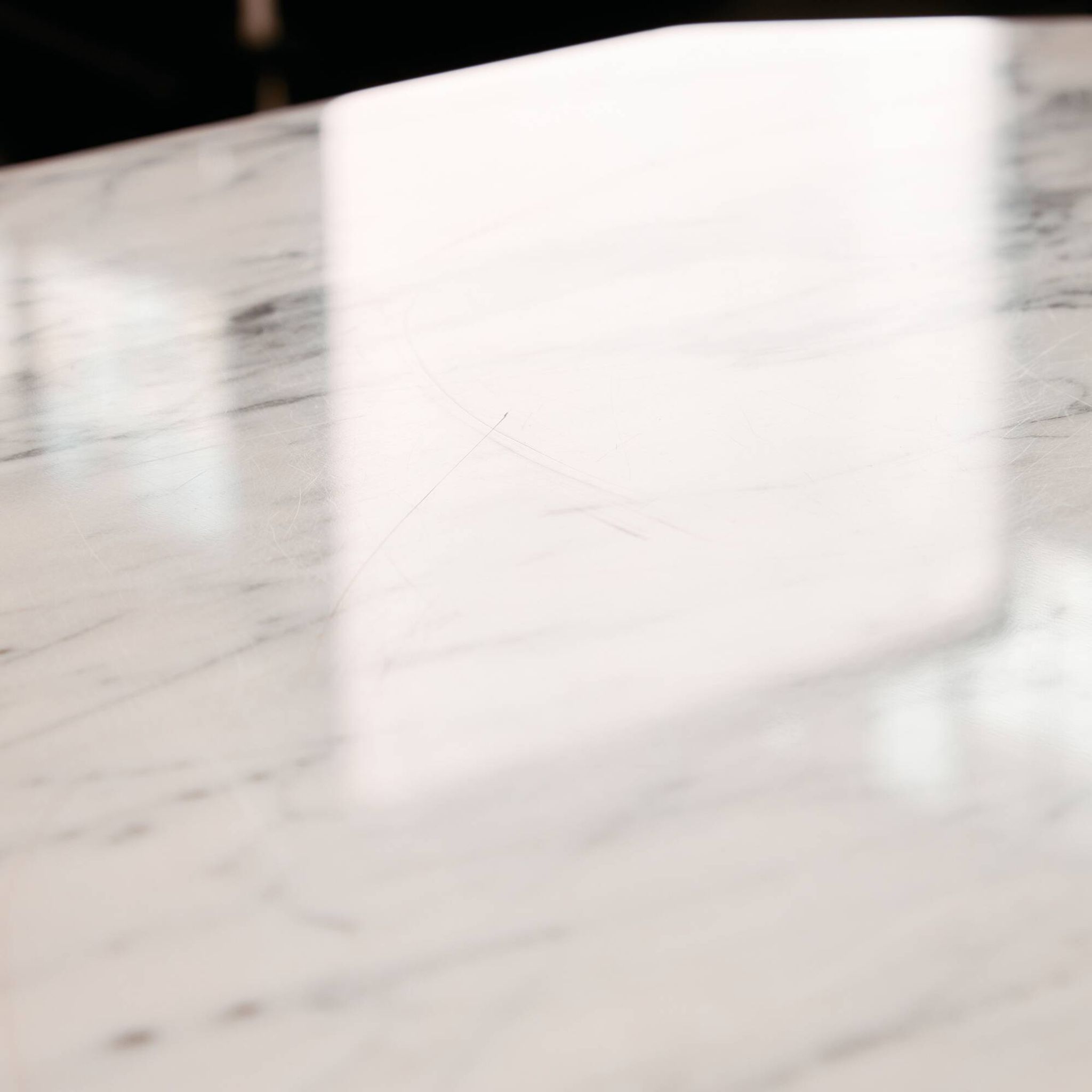 Table à manger en marbre