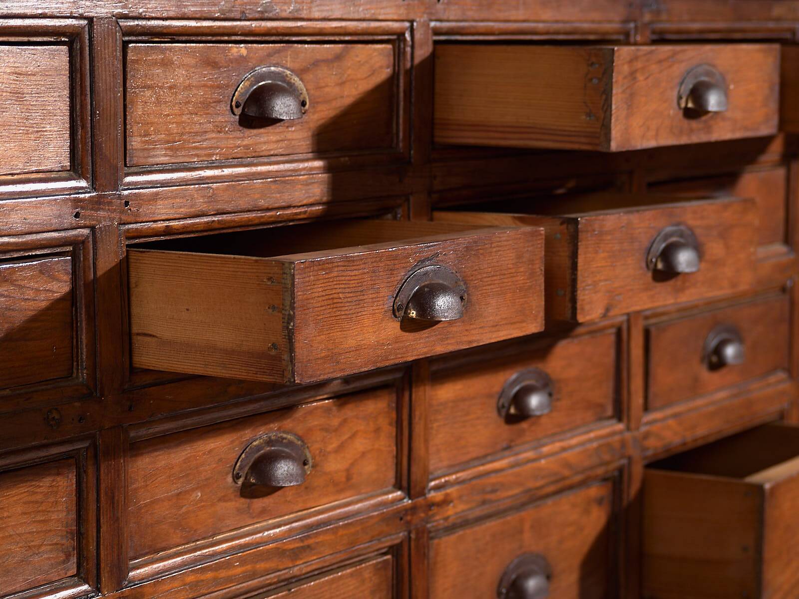 Antique multi-drawer apothecary cabinet (circa 1920)