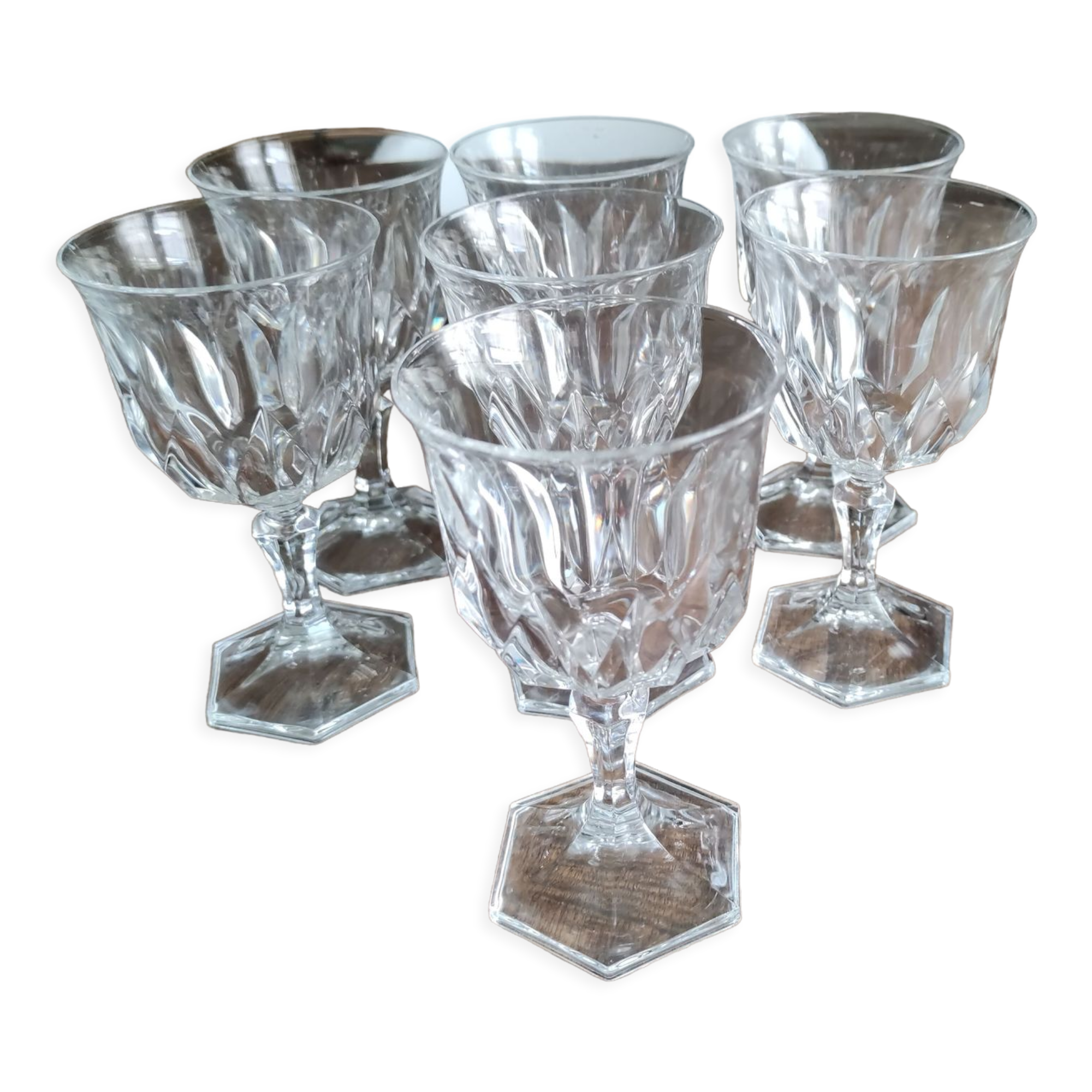 Lot de 7 verres à vin blanc en verre ancien